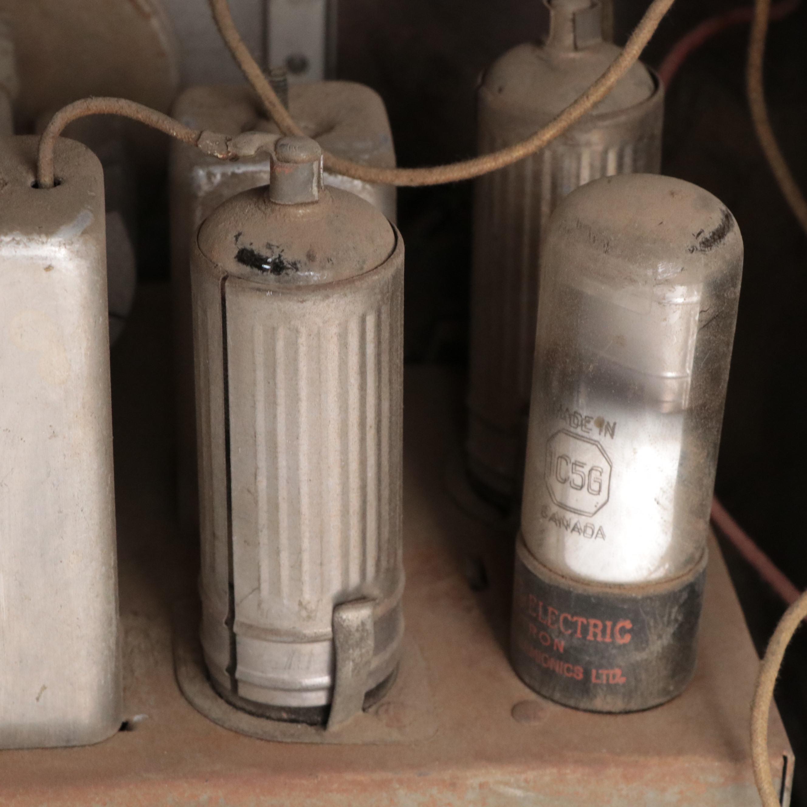 Stewart-Warner Model R-482 Broadcast Receiver Radio, Mid-20th Century