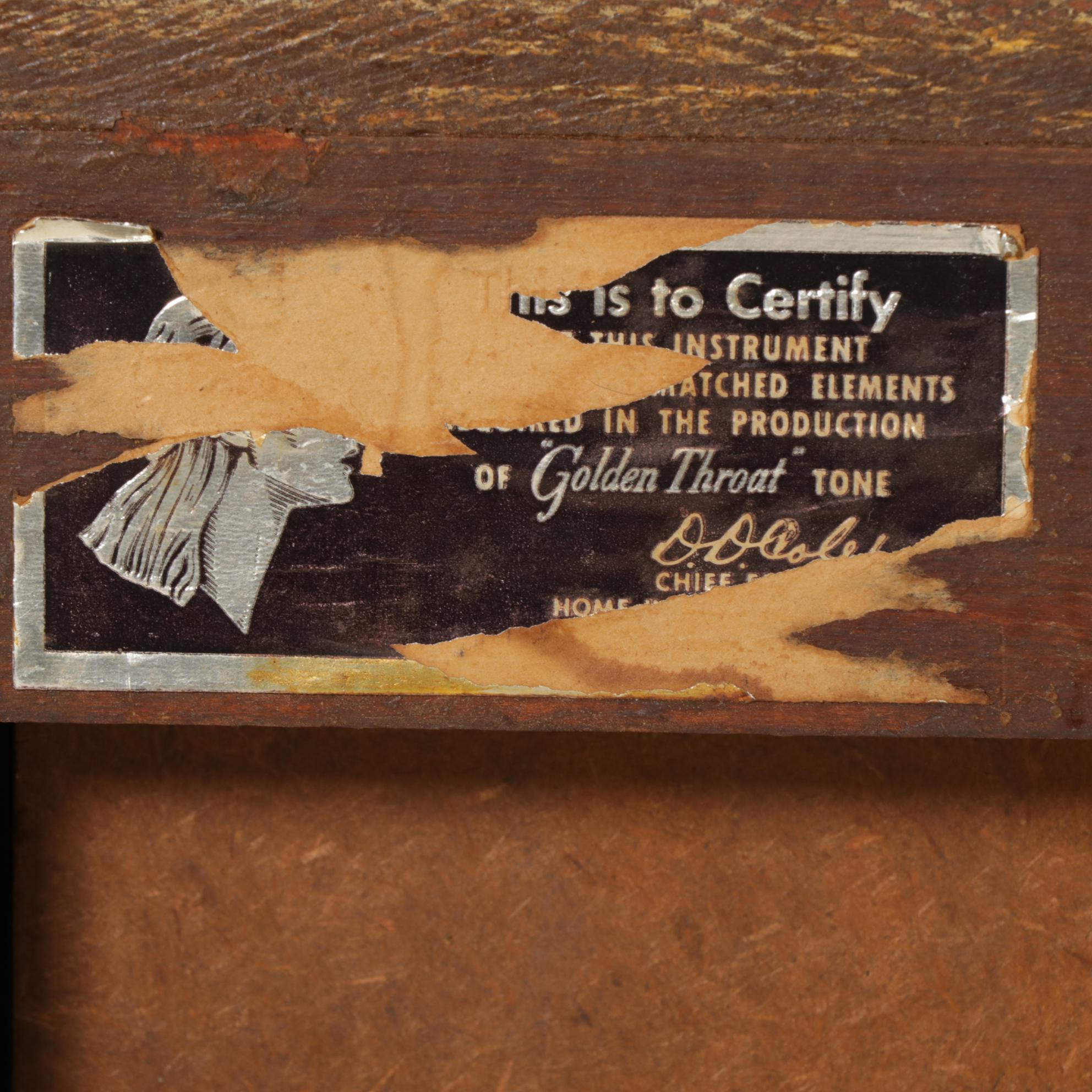 Mid Century Modern RCA Victor Record Player and Radio in Mahngany Cabinet