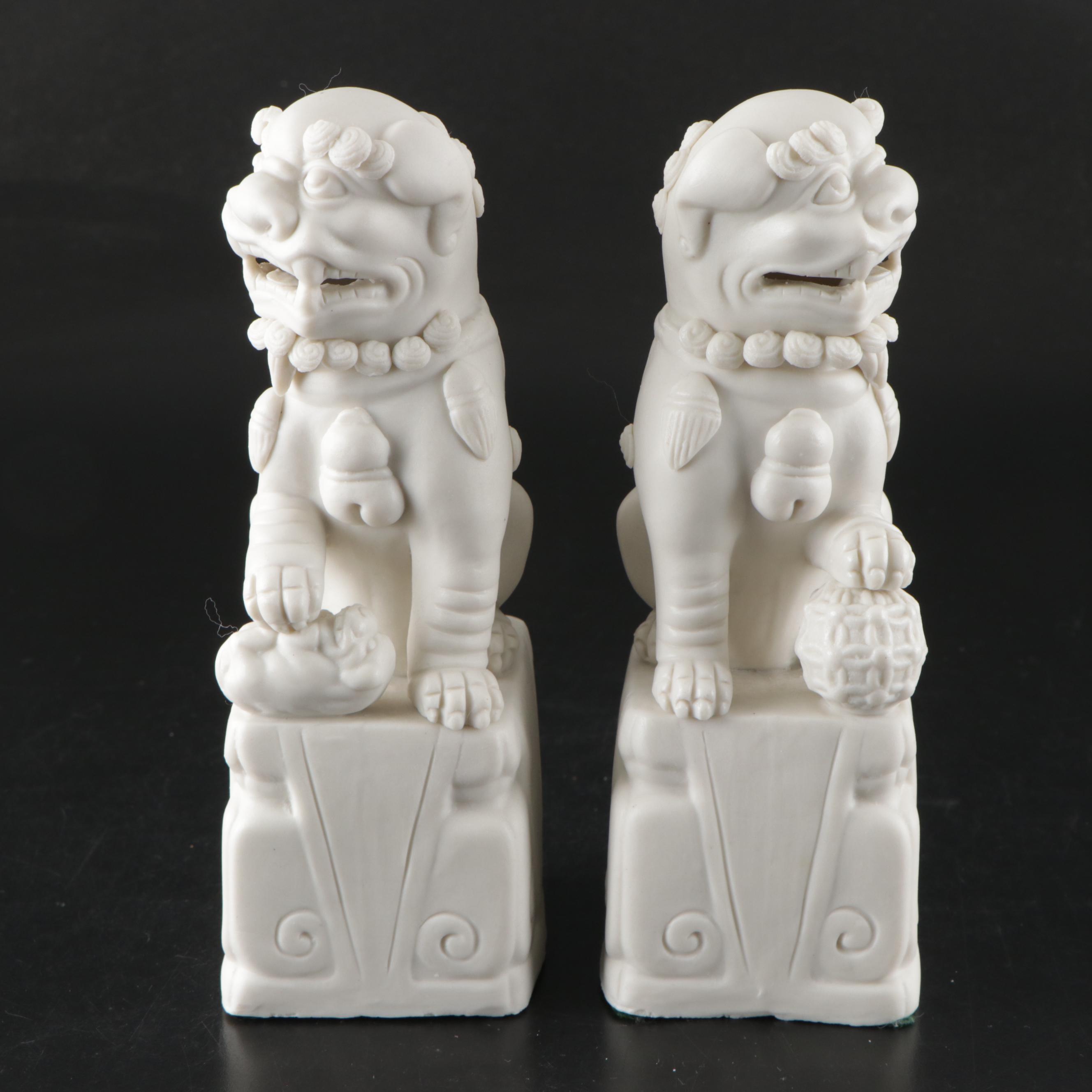 Chinese Porcelain Guardian Lion Figurine Pair