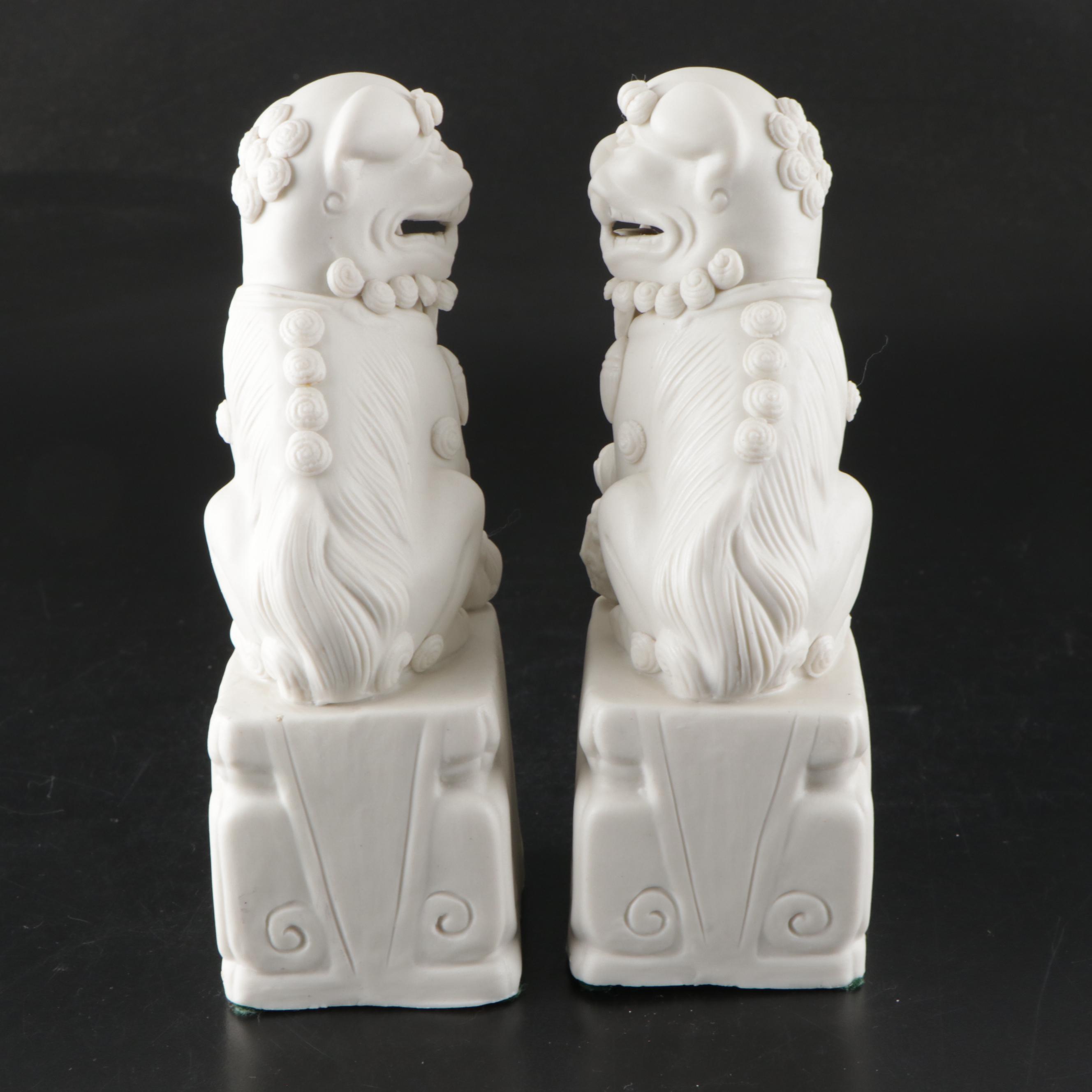 Chinese Porcelain Guardian Lion Figurine Pair
