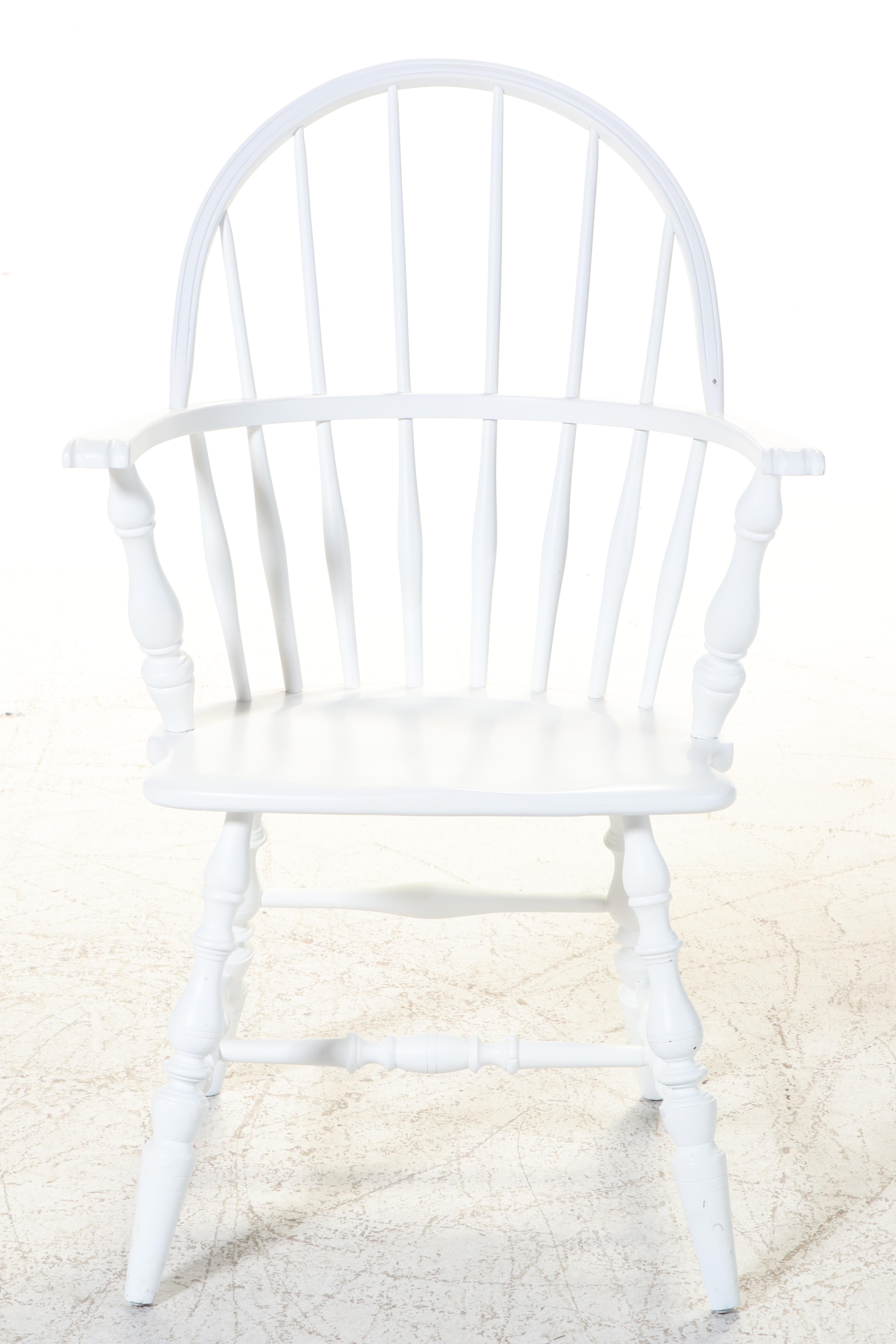 American Colonial Style White-Painted Knuckle-Arm Sack-Back Windsor Armchair