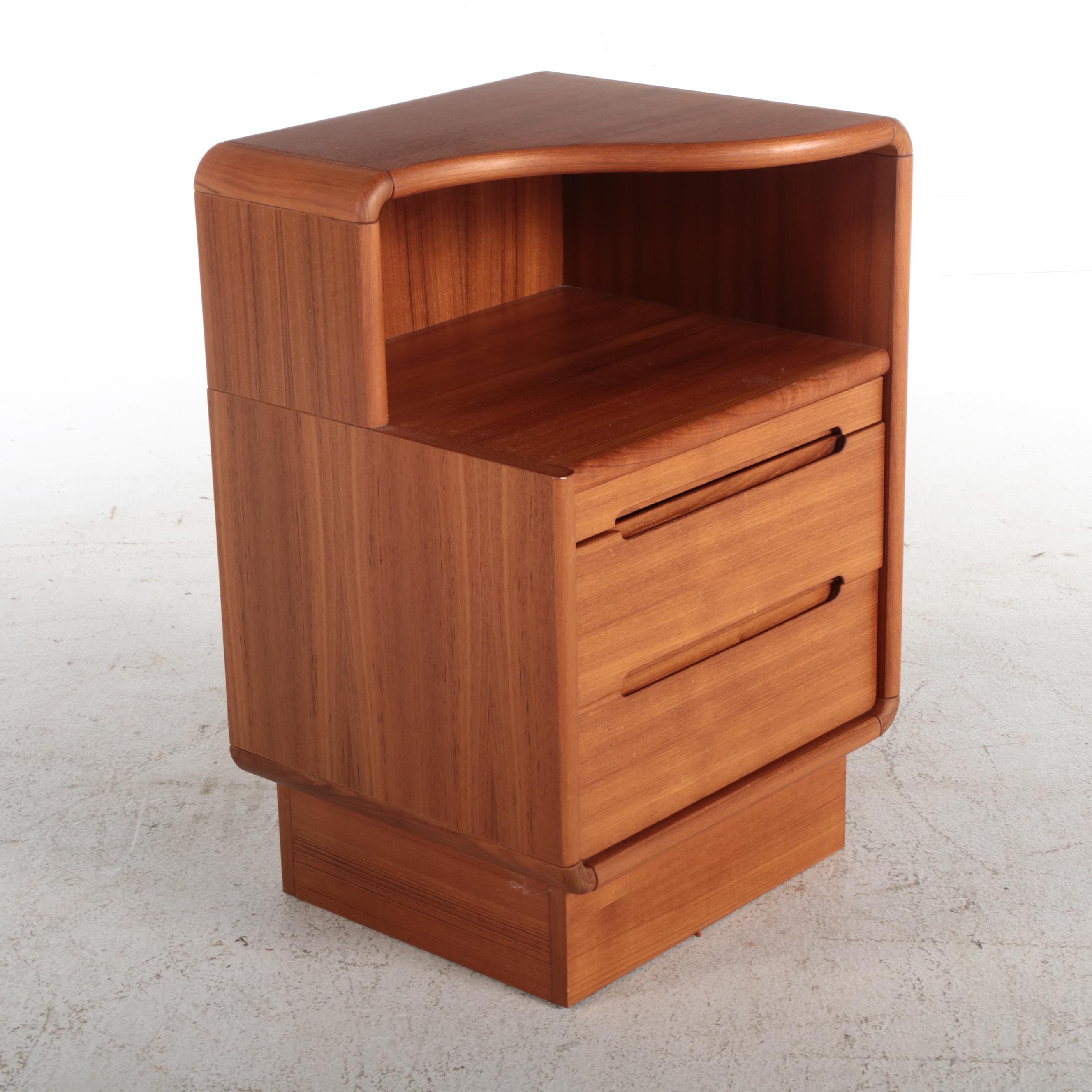 Sun Cabinet Co. Modernist Style Teak King Size Bed Frame with Nightstands