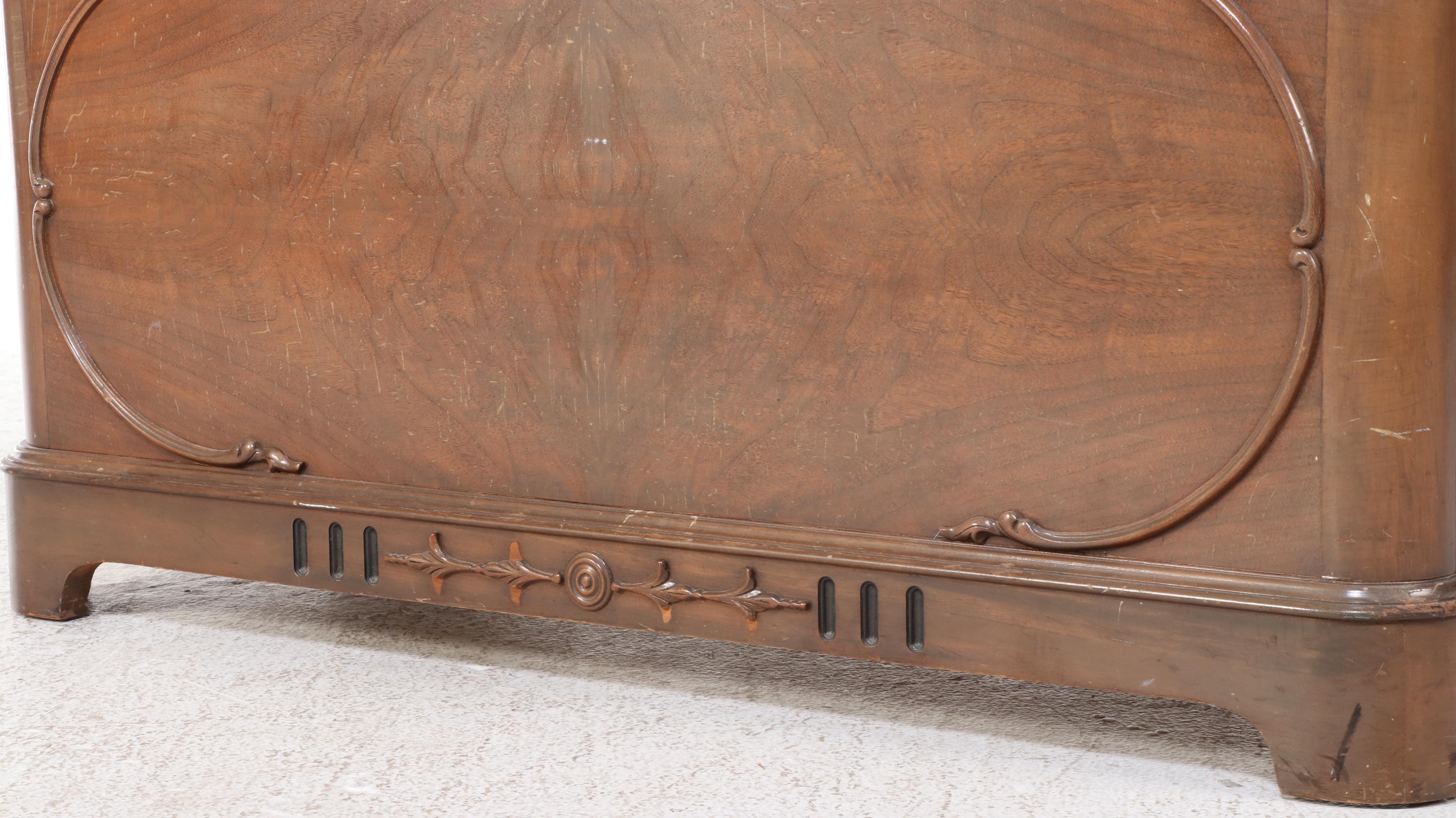 Caswell-Runyan Walnut Cedar Trunk, Mid-20th Century