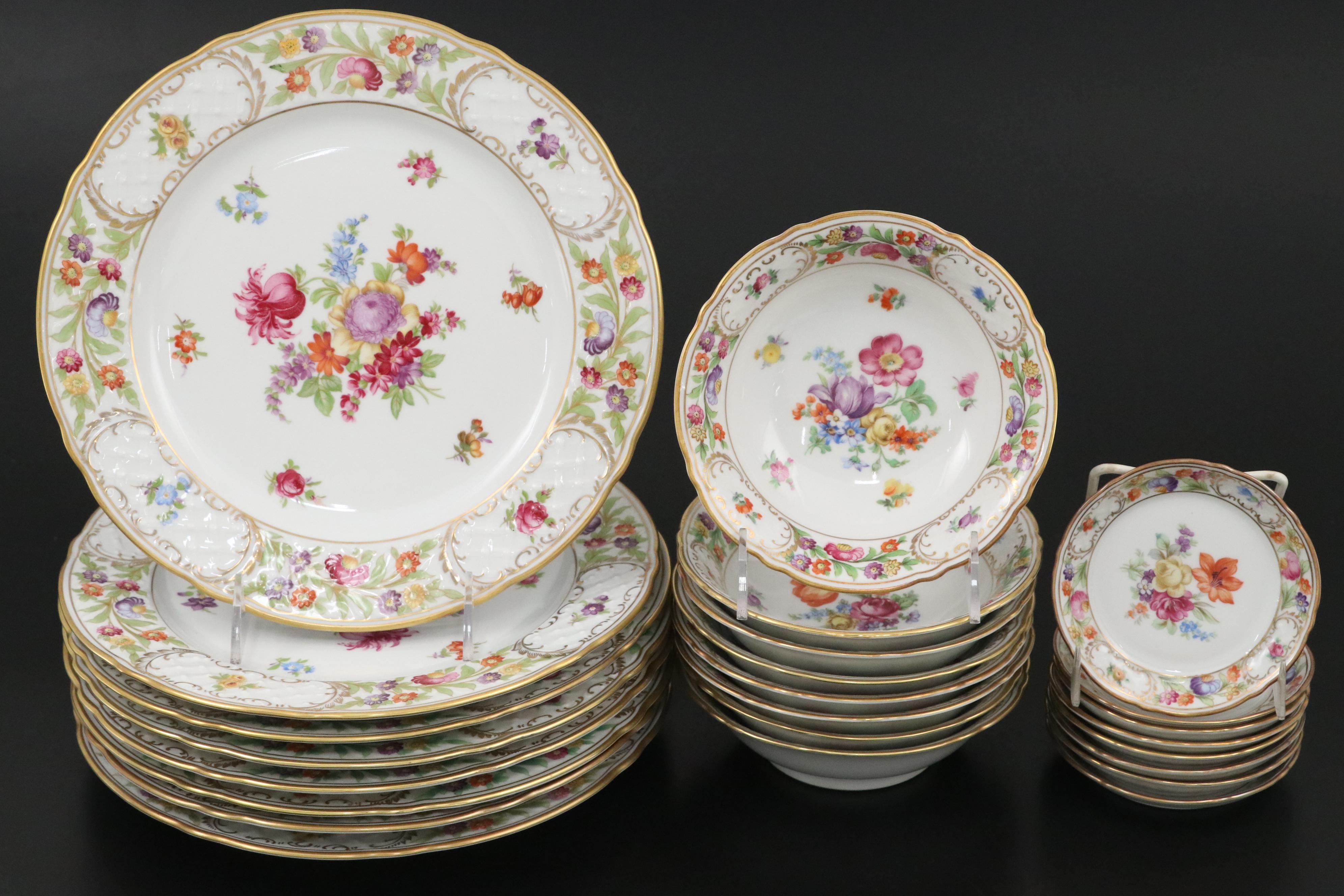 Schumann-Bavaria "Empress Dresden Flowers" Porcelain Dinnerware, 20th Century