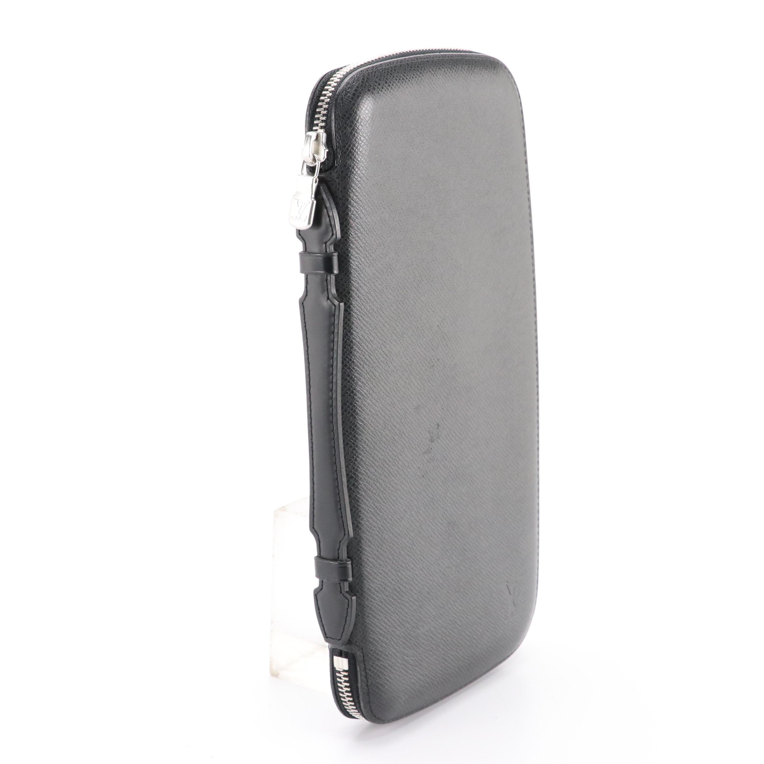 Louis Vuitton Atoll Organizer in Black Taïga Leather