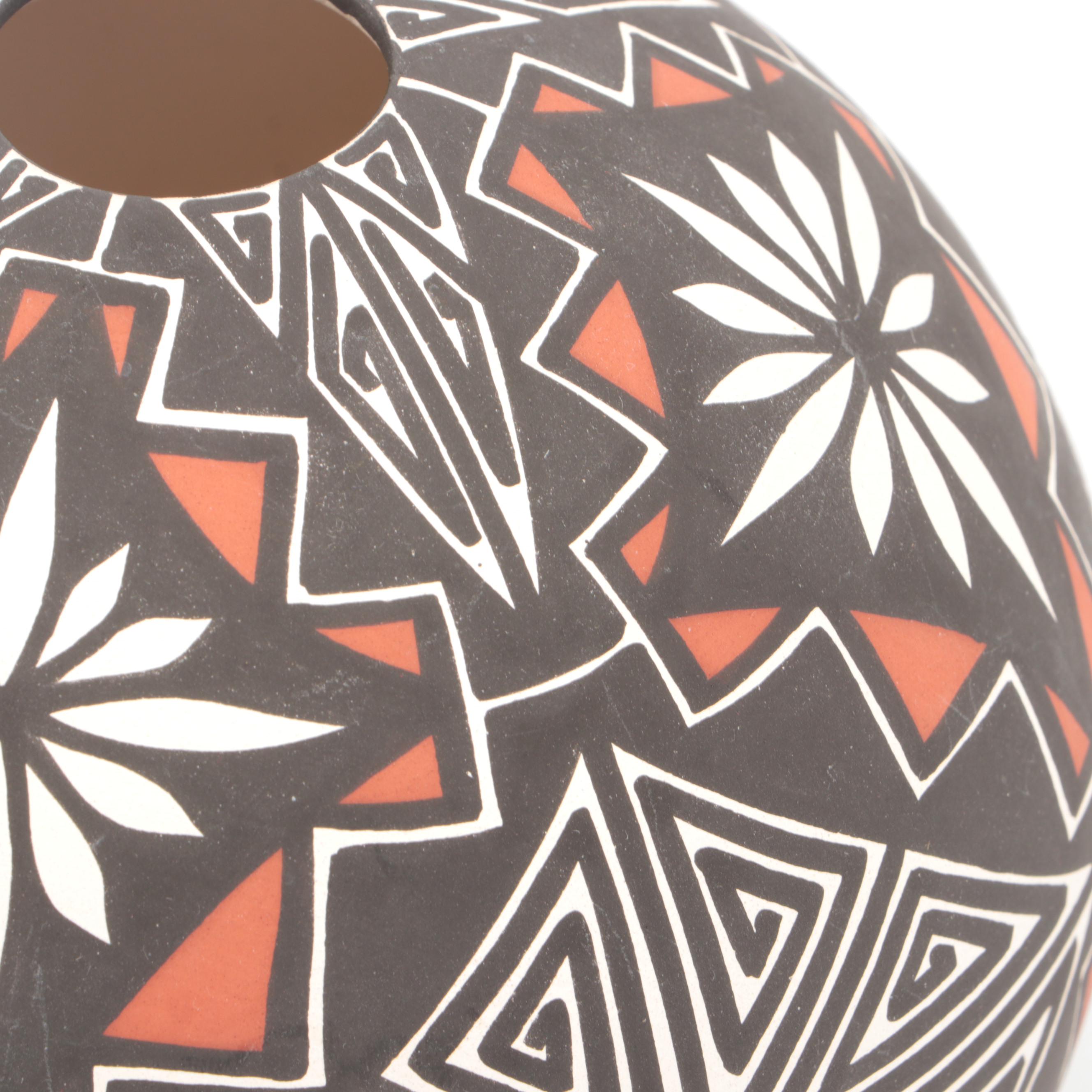 Gerald Pinto Navajo Dine Sgraffito Olla & Polychrome Acoma Earthenware Ball Pot