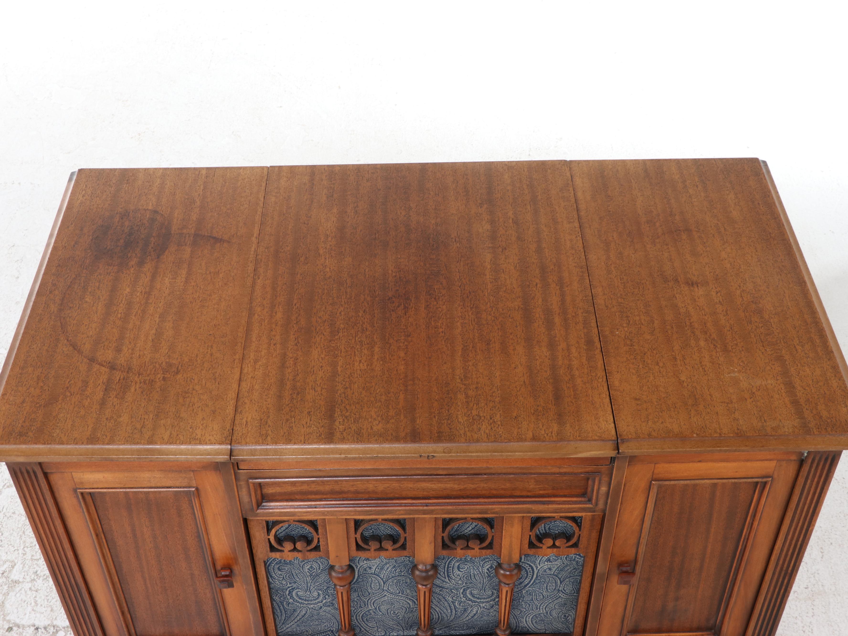 Brunswick Model R-A Turntable in William & Mary Style Mahogany Cabinet