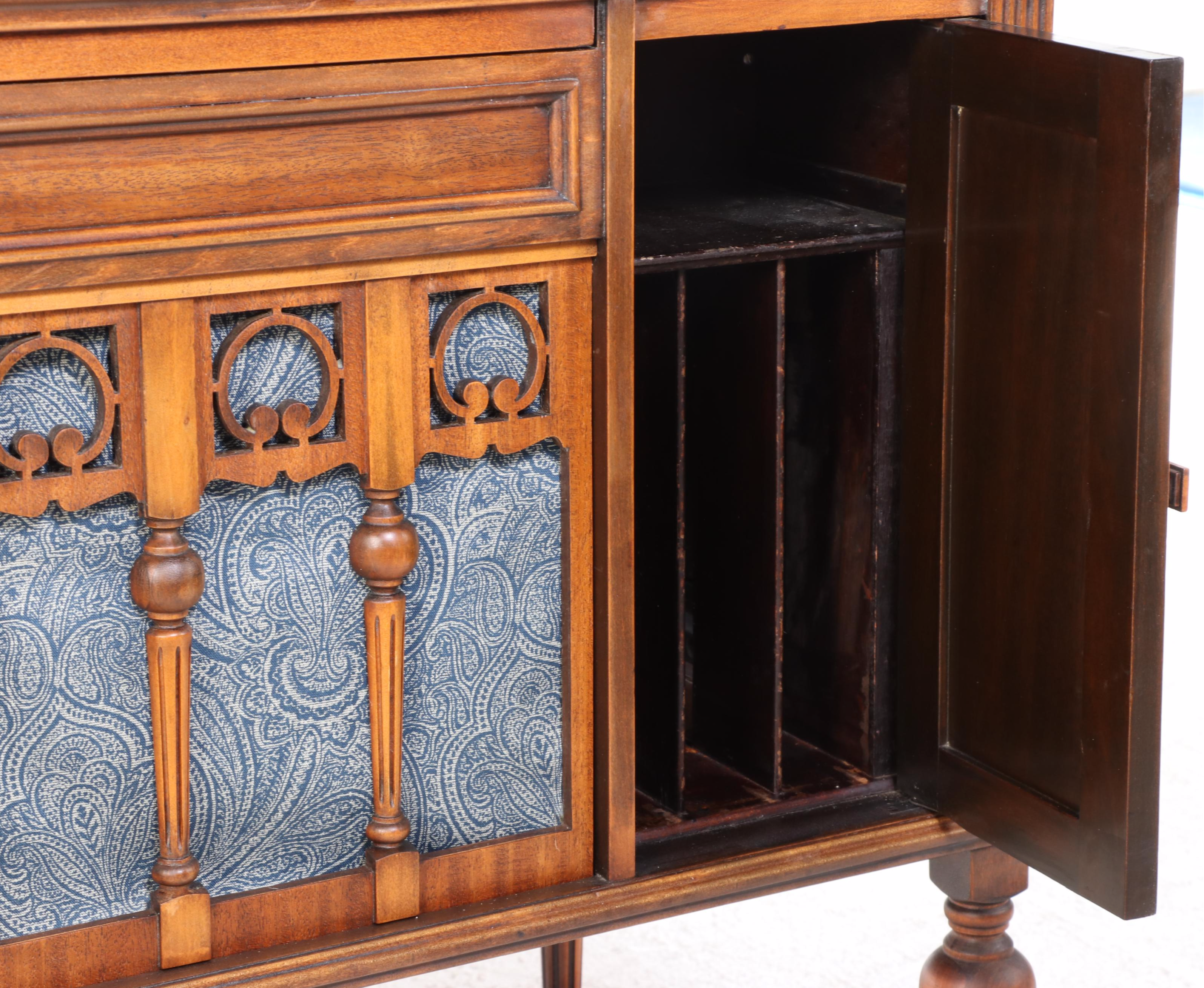 Brunswick Model R-A Turntable in William & Mary Style Mahogany Cabinet