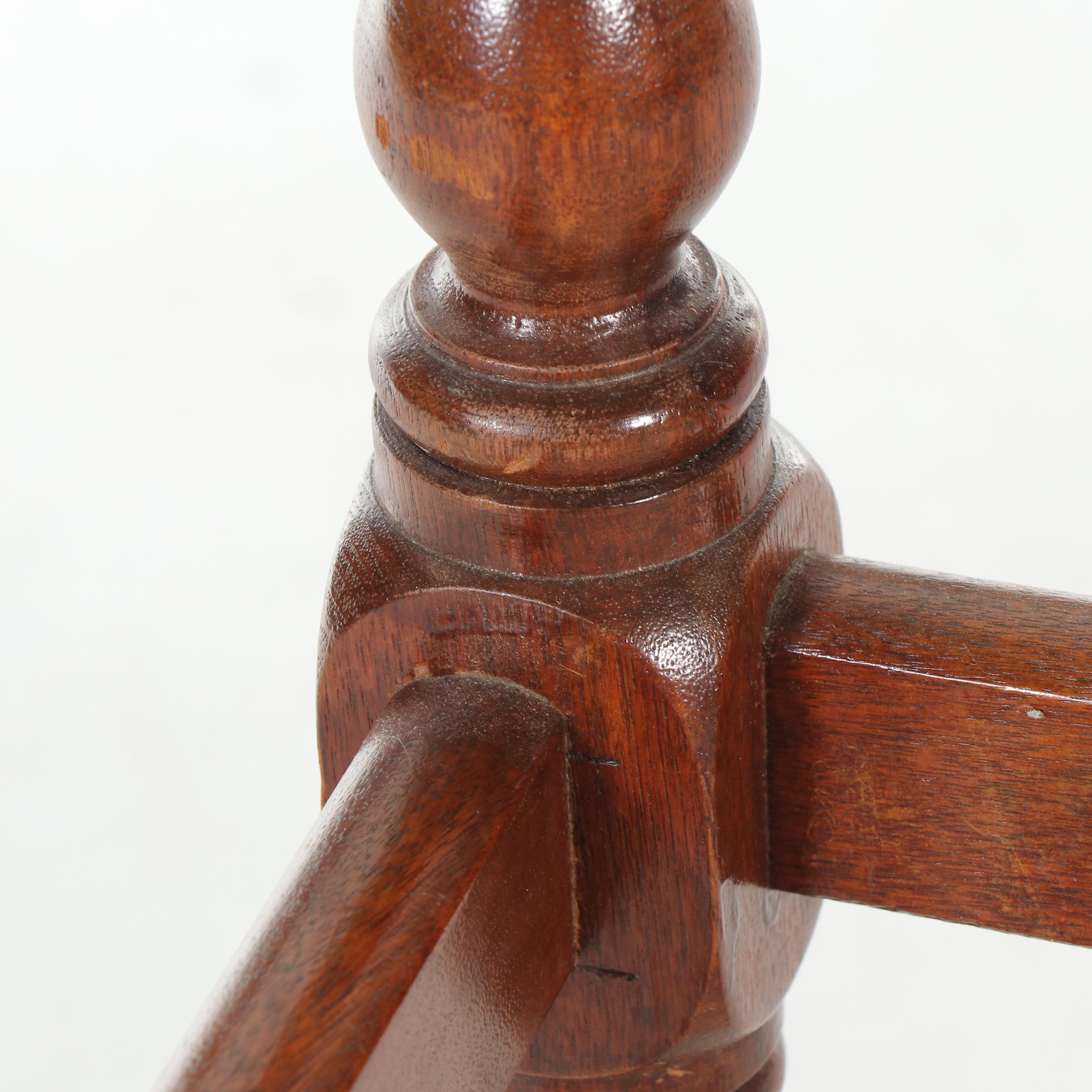 Jenny Lind Style Walnut Spindle Baby Bed, Late 19th/ Early 20th Century