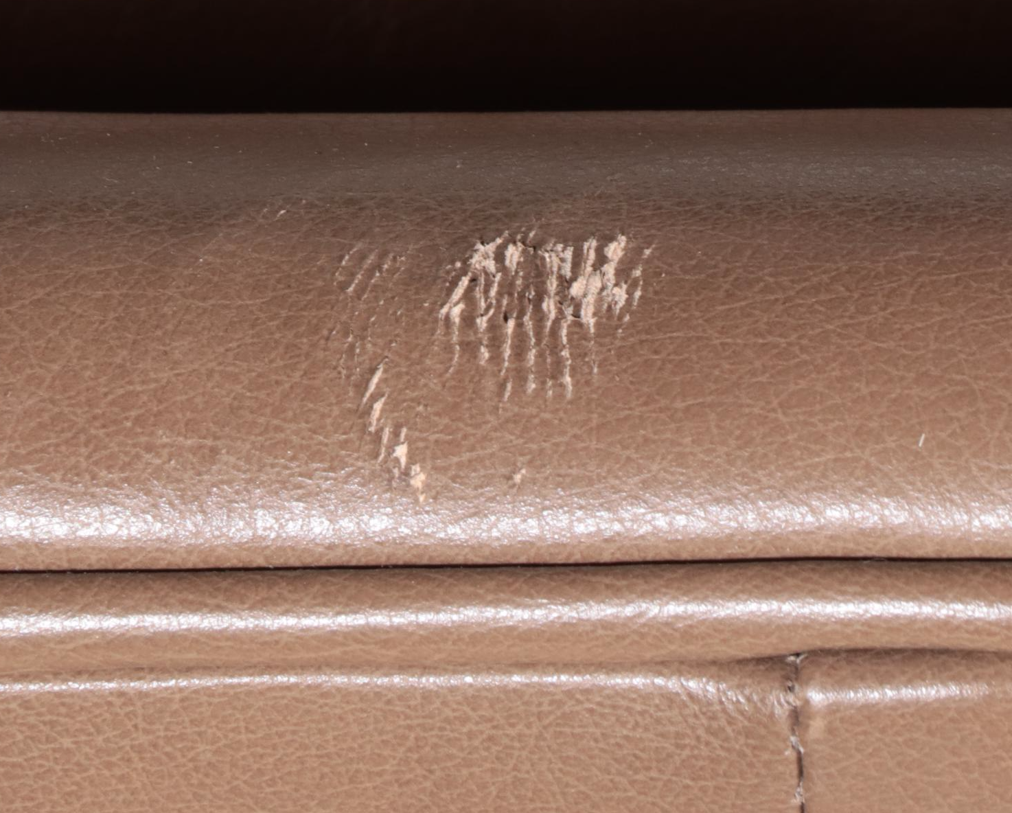 Vanguard Furniture American Bugalow Collection Leather Love Seat