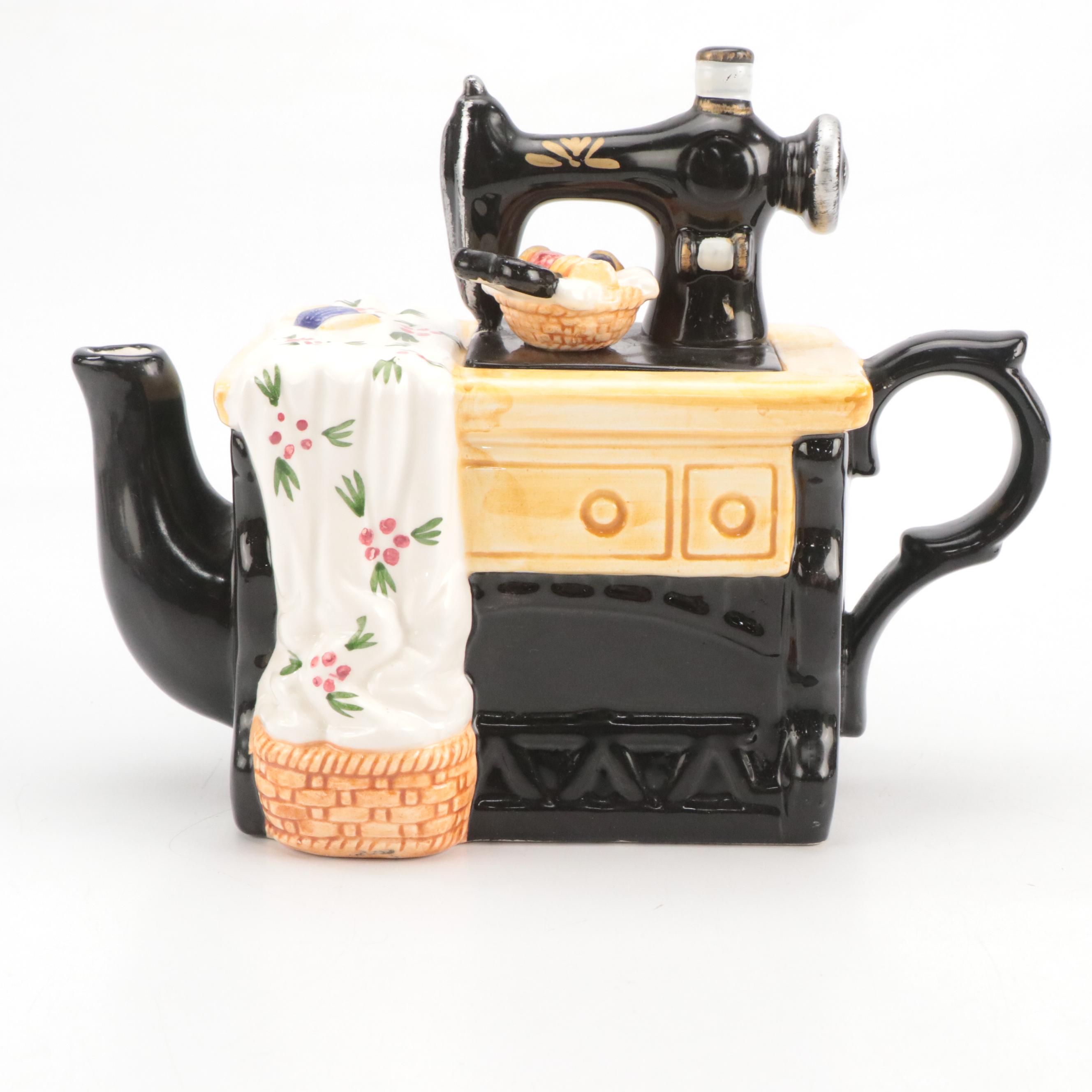 Warner Bros Loony Tunes Motif Ceramic Teapot and More Teapots