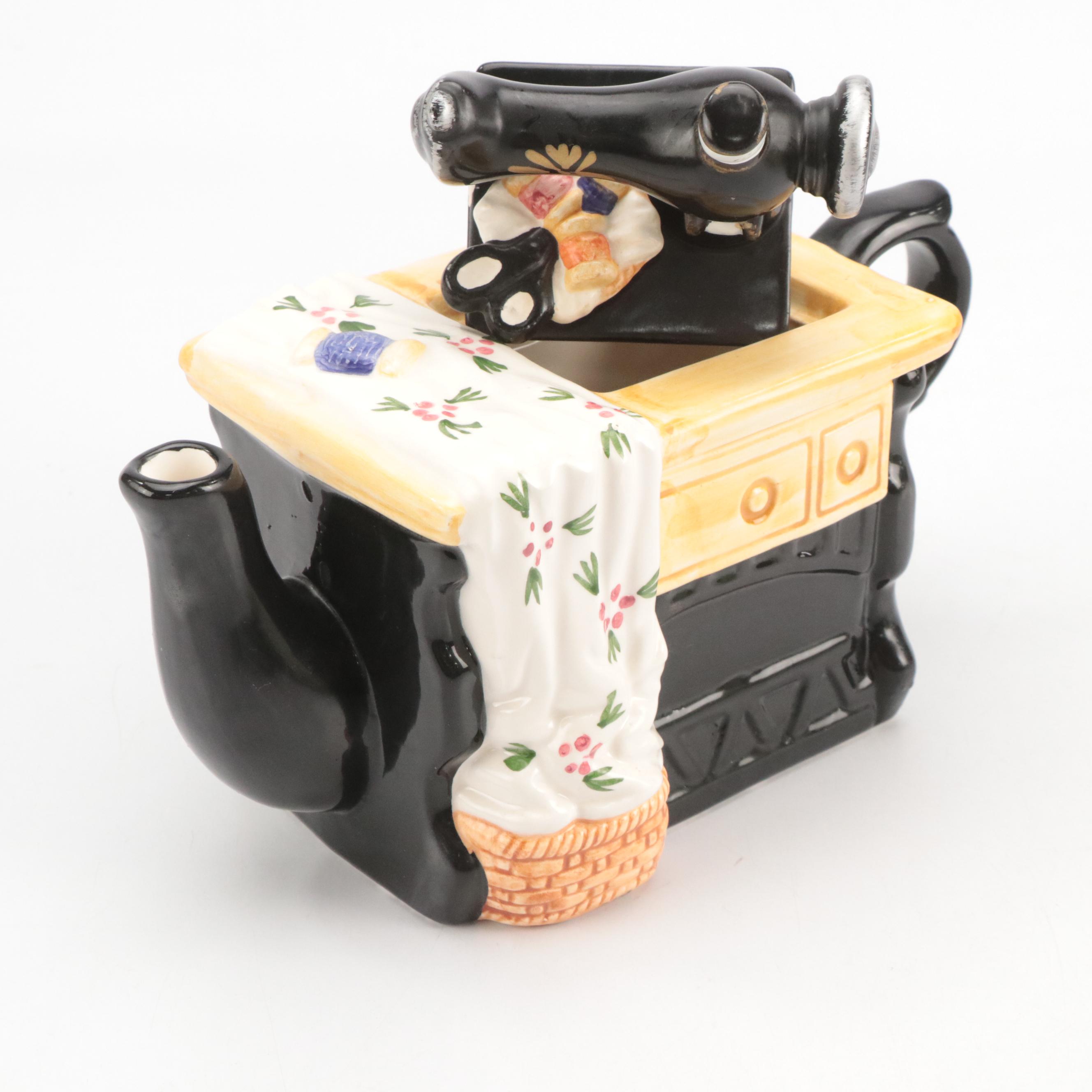 Warner Bros Loony Tunes Motif Ceramic Teapot and More Teapots