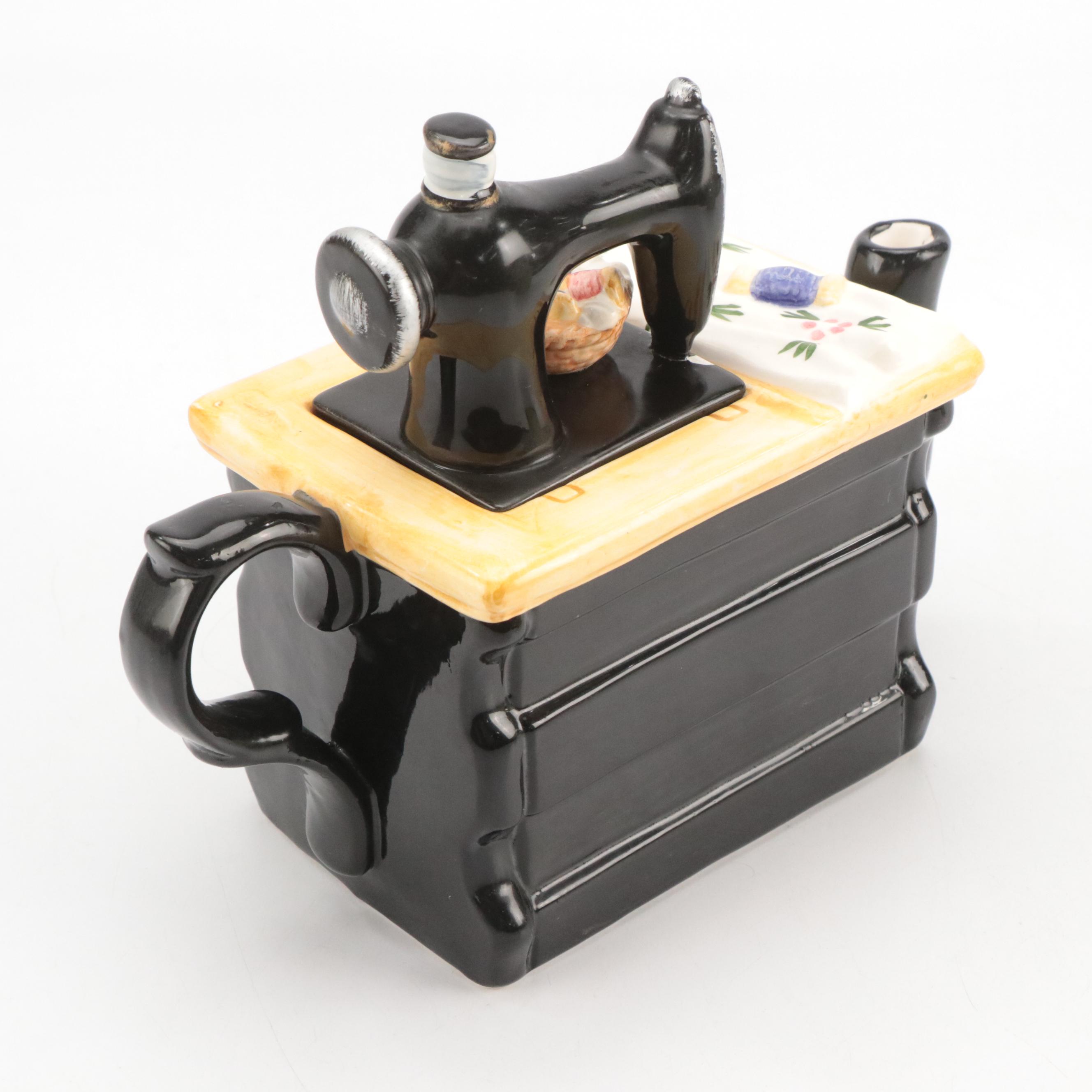 Warner Bros Loony Tunes Motif Ceramic Teapot and More Teapots