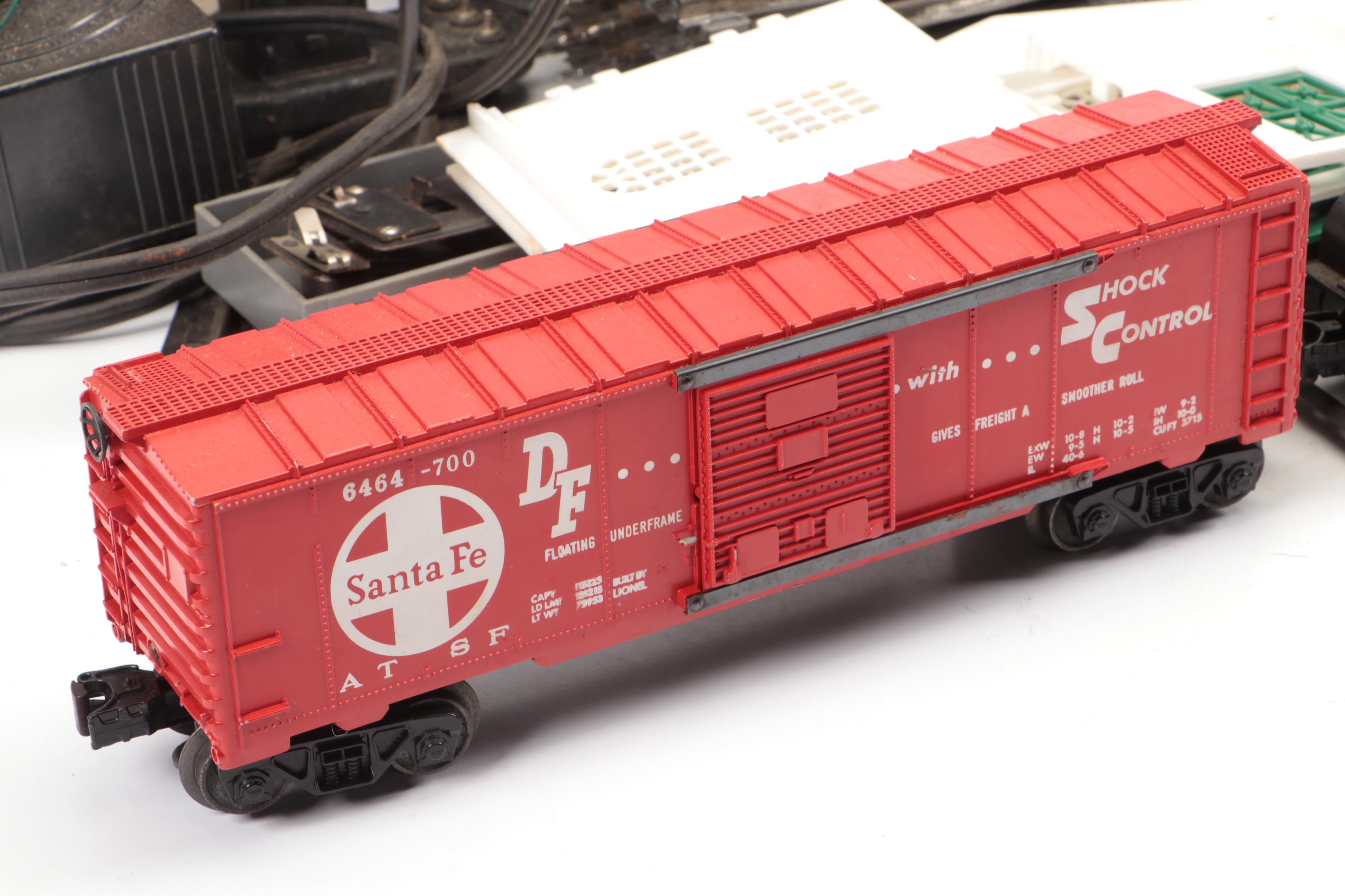 Lionel Co. Santa Fe Plastic Train Car with More Lionel Train Set Accessories