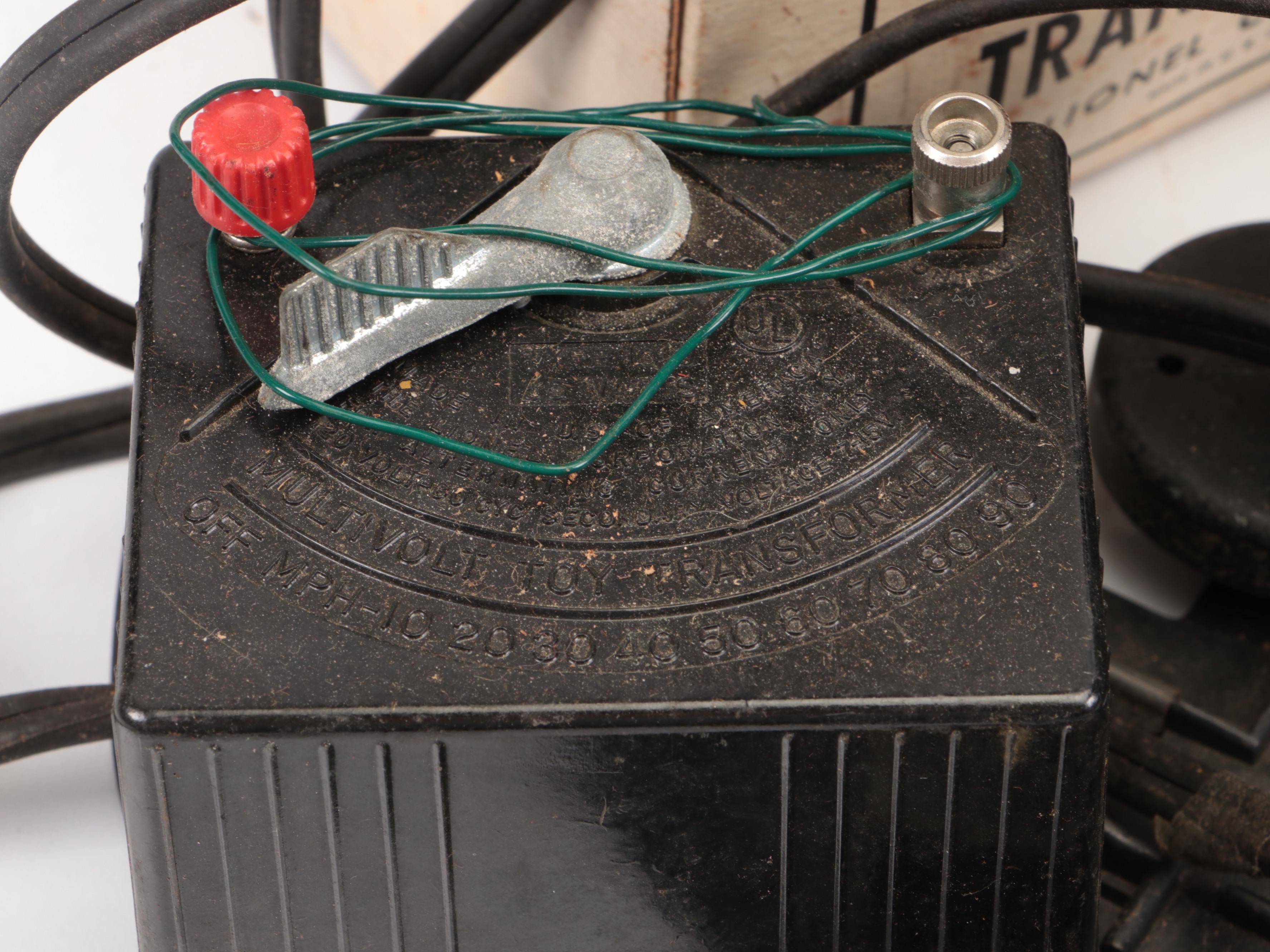 Lionel Co. Santa Fe Plastic Train Car with More Lionel Train Set Accessories