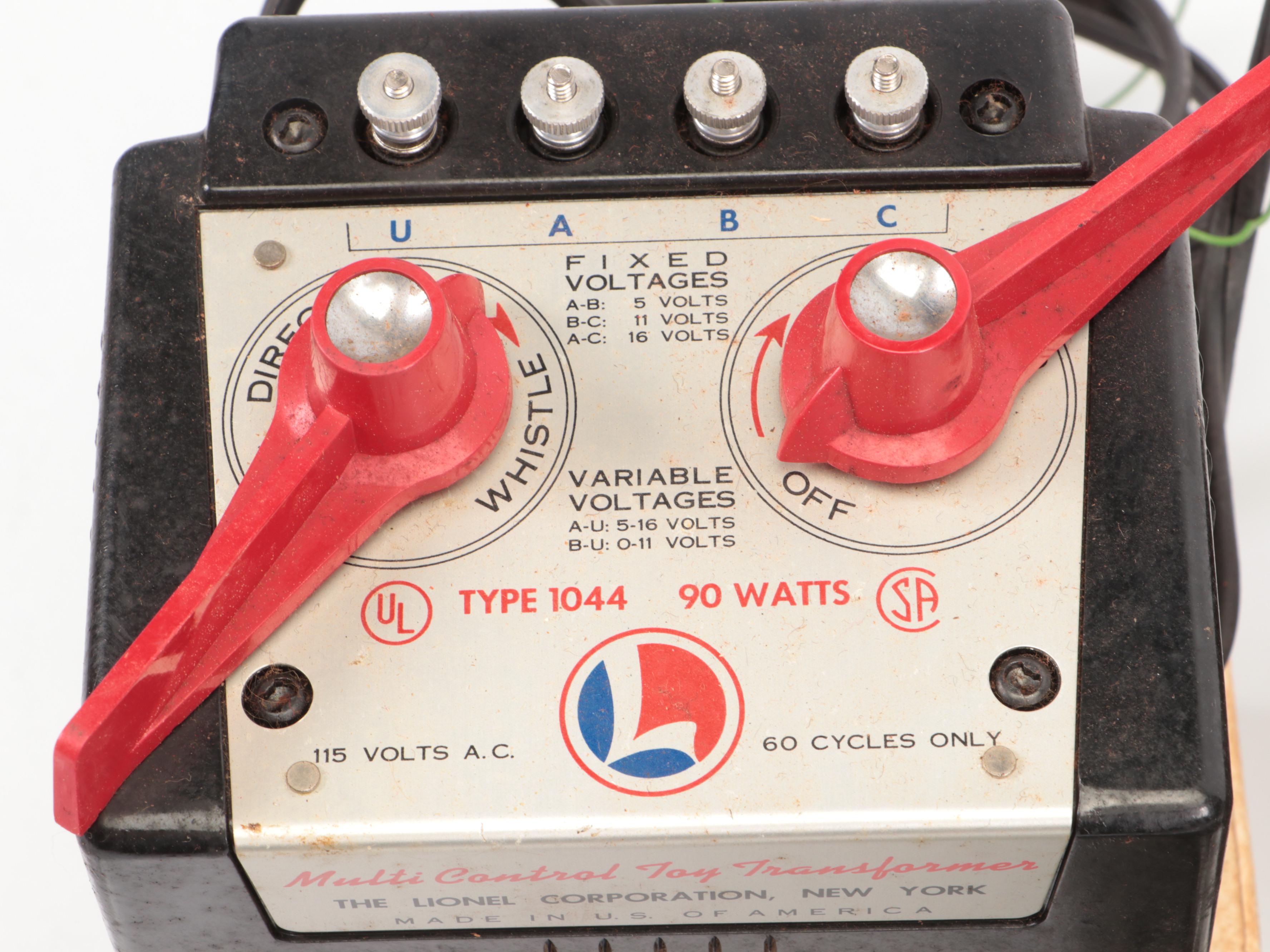 Lionel Co. Santa Fe Plastic Train Car with More Lionel Train Set Accessories