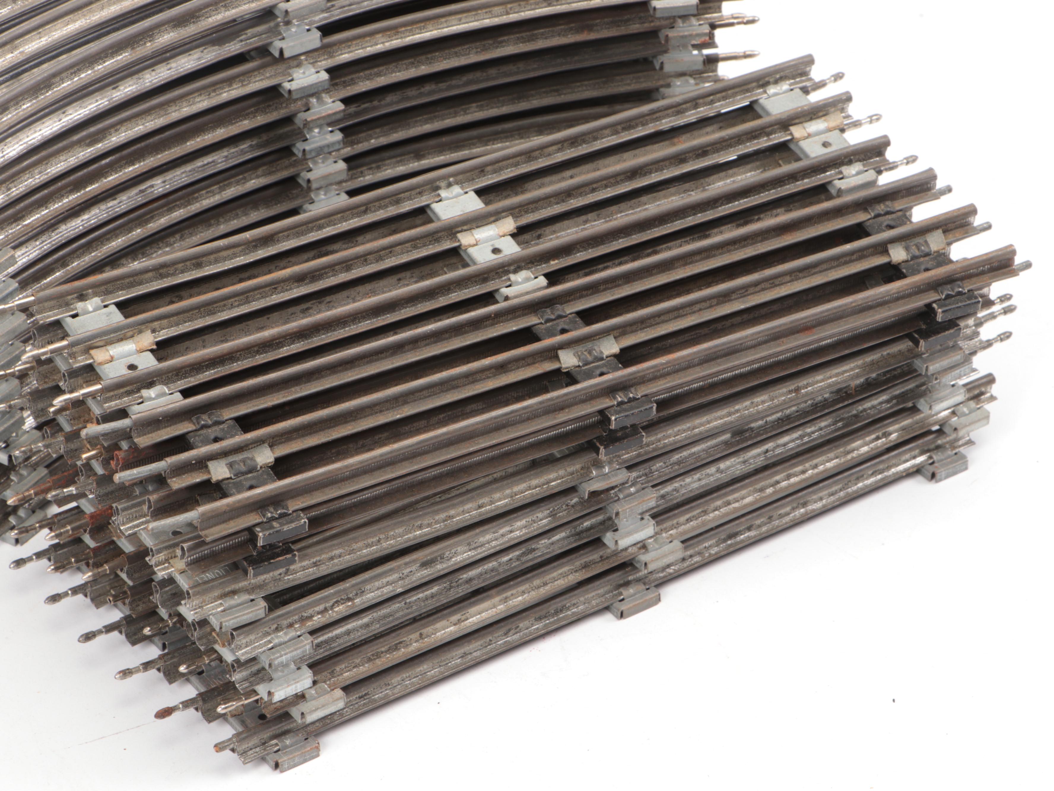 Lionel Co. Santa Fe Plastic Train Car with More Lionel Train Set Accessories