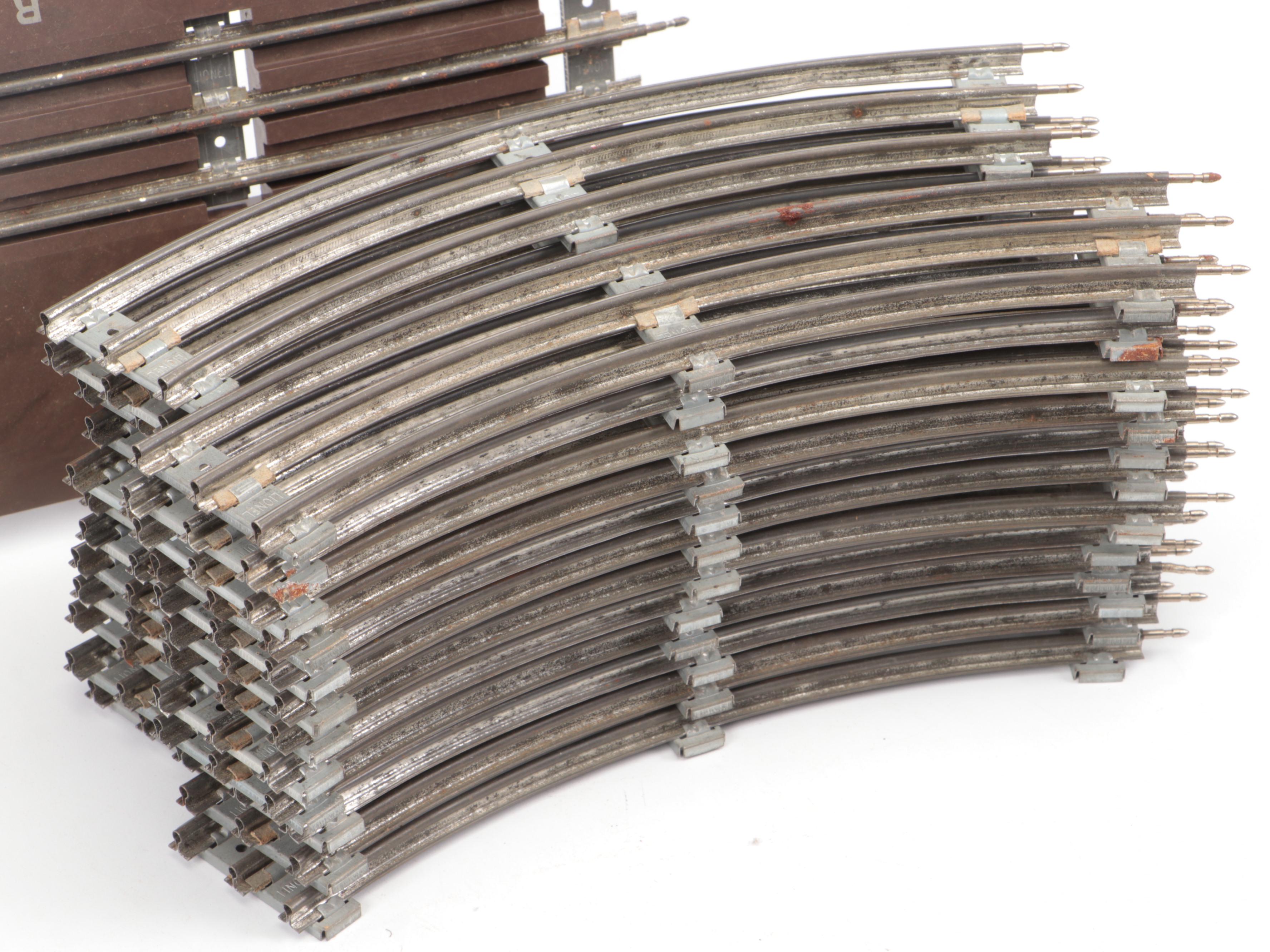 Lionel Co. Santa Fe Plastic Train Car with More Lionel Train Set Accessories