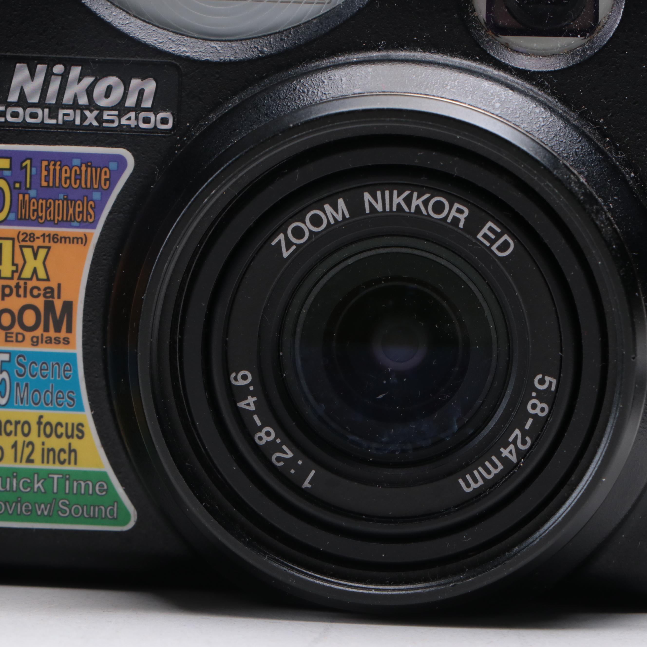 Nikon Coolpix 5400 Digital Camera with Manuals and Camera Bag