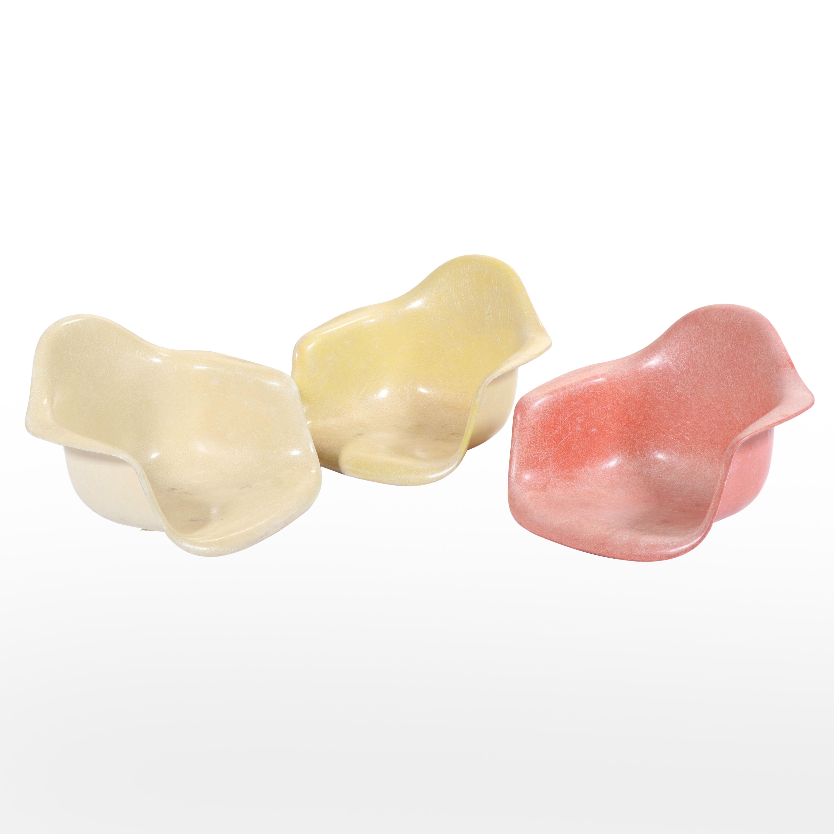 Herman Miller Eames Molded Fiberglass Shell Chairs, Mid-20th Century