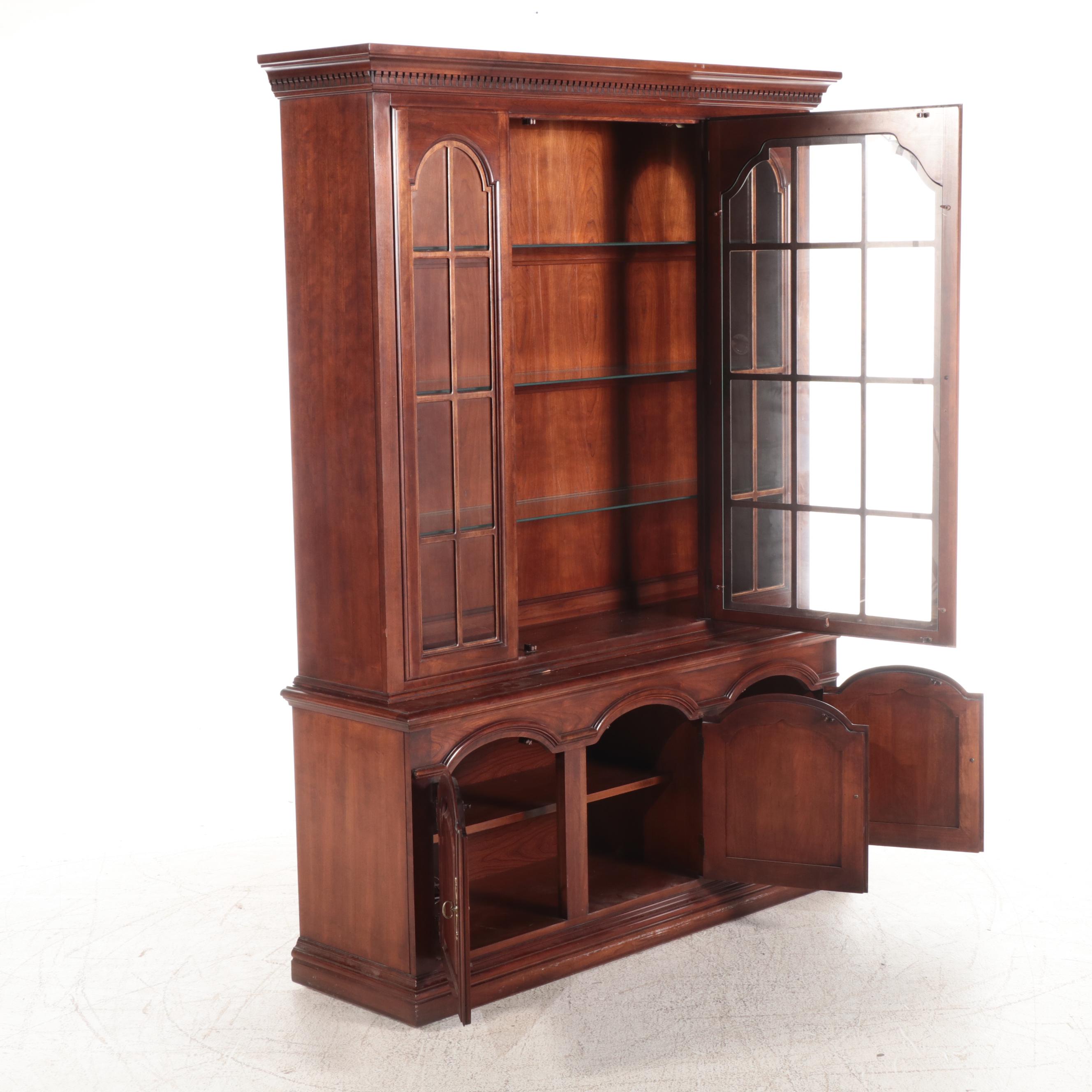 Thomasville American Colonial Style Cherrywood China Cabinet