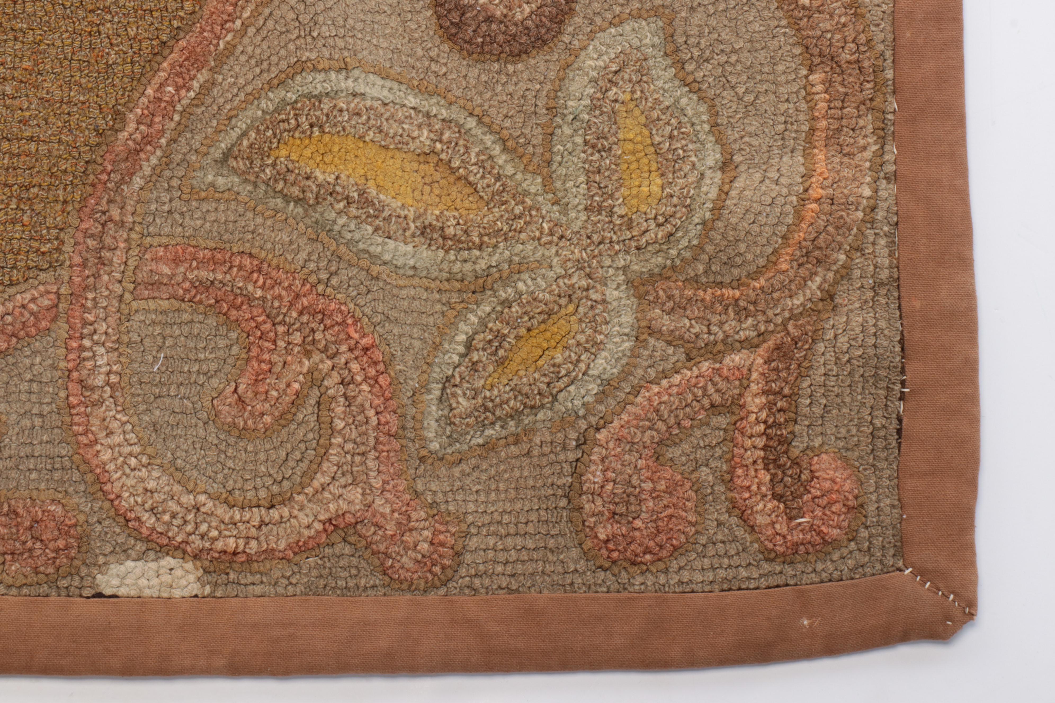 2'7 x 4'8 Handmade Hooked Accent Rug