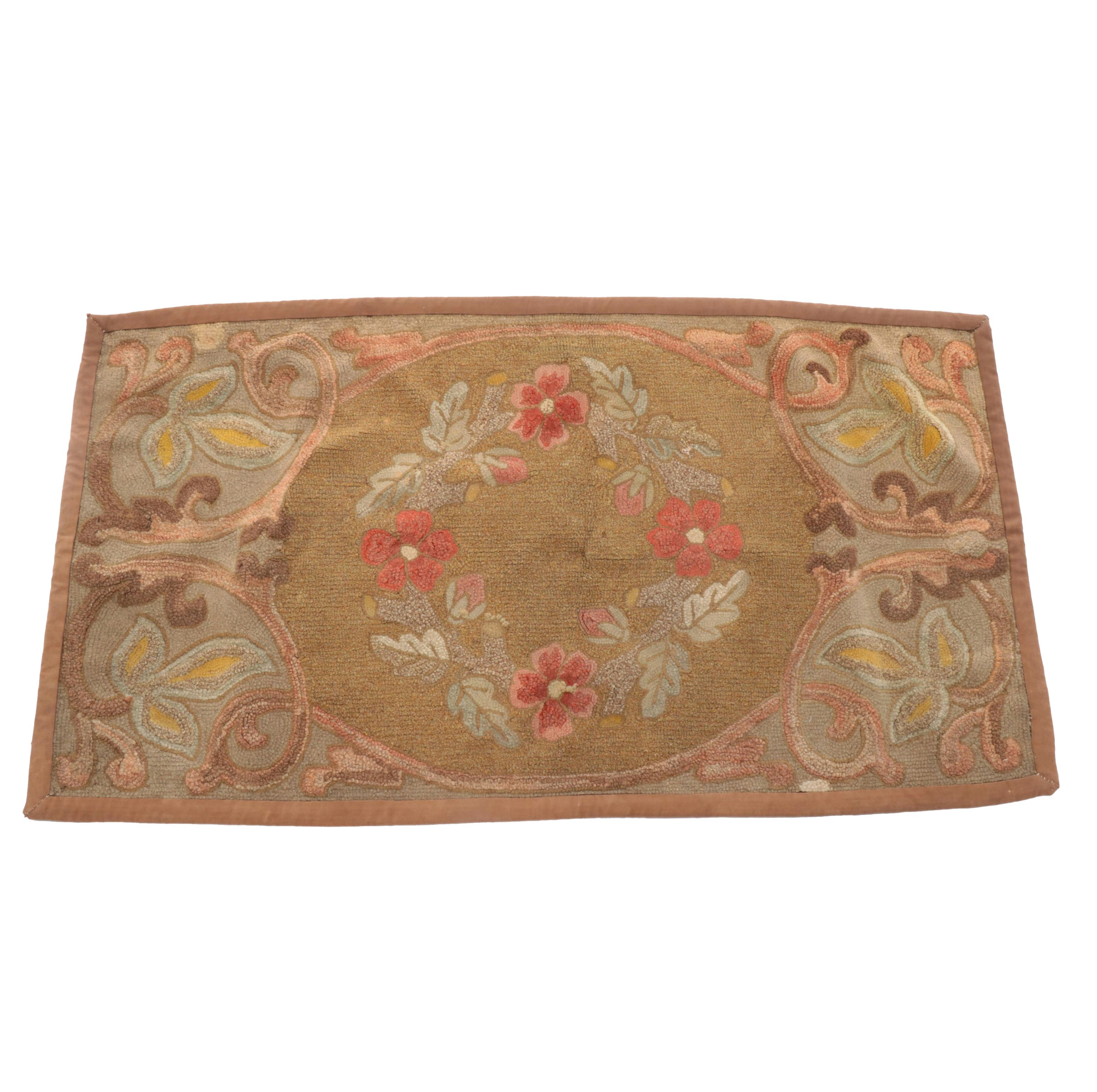 2'7 x 4'8 Handmade Hooked Accent Rug