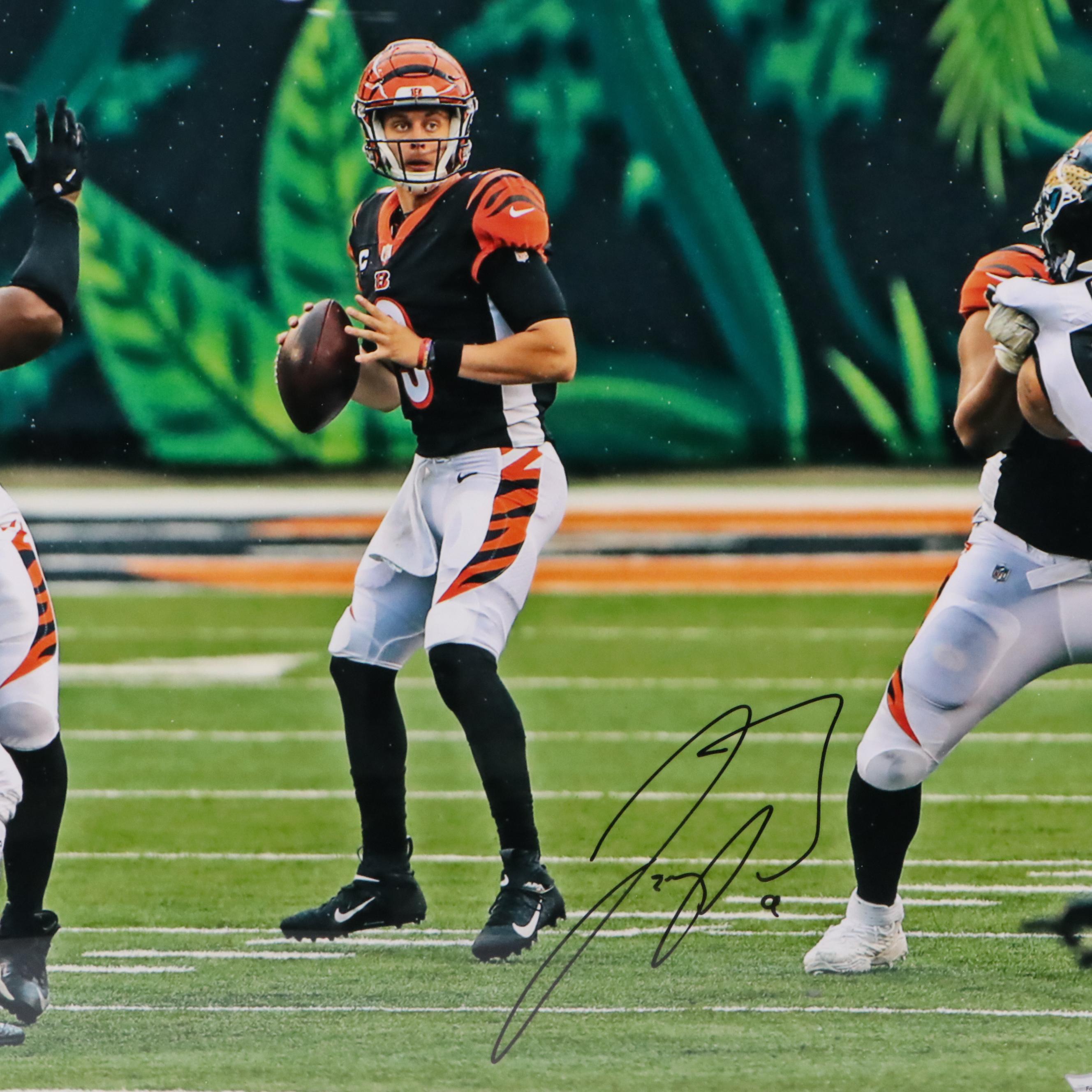 Joe Burrow Signed Cincinnati Bengals Framed Print