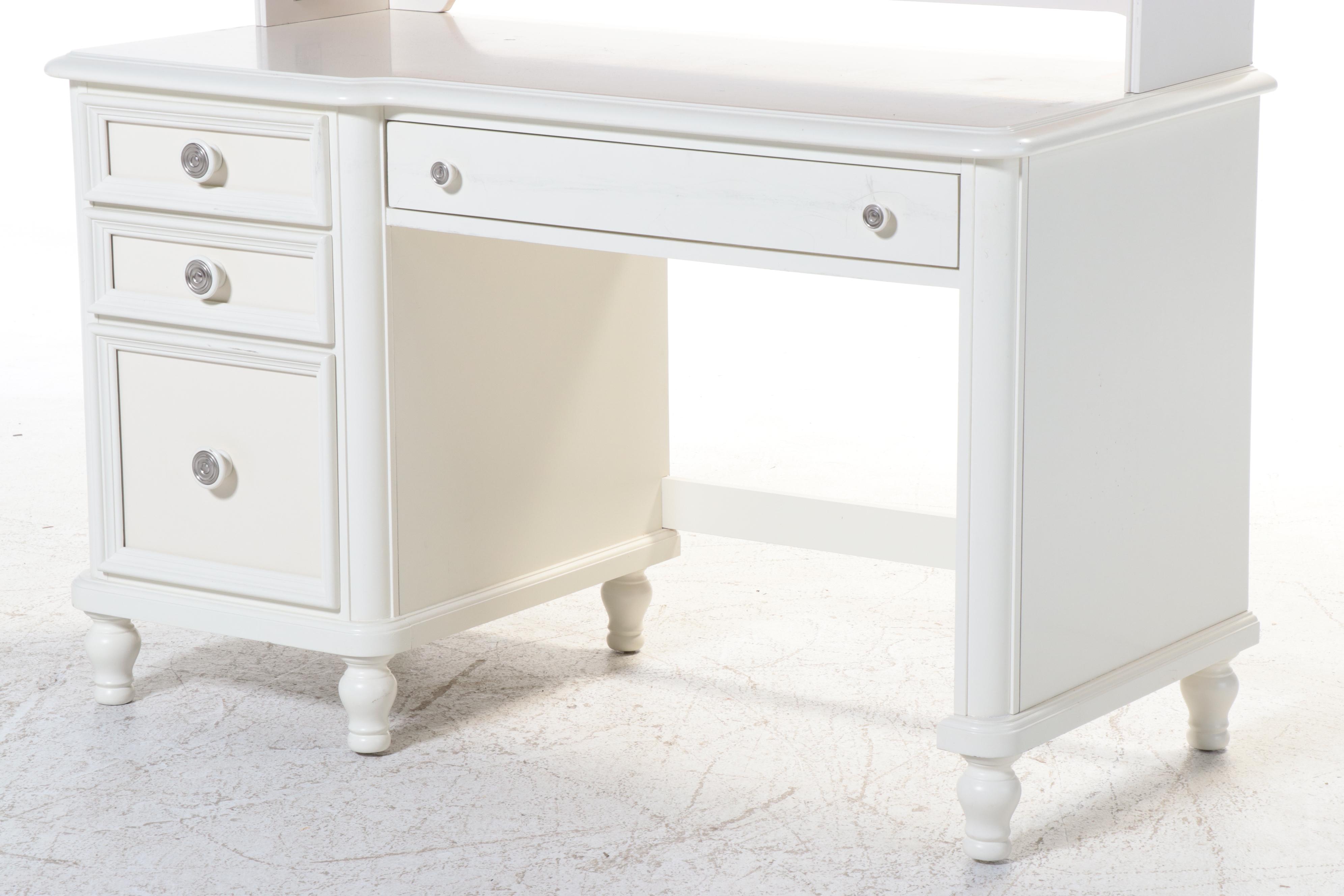 Pulaski Furniture Wooden Desk and Hutch