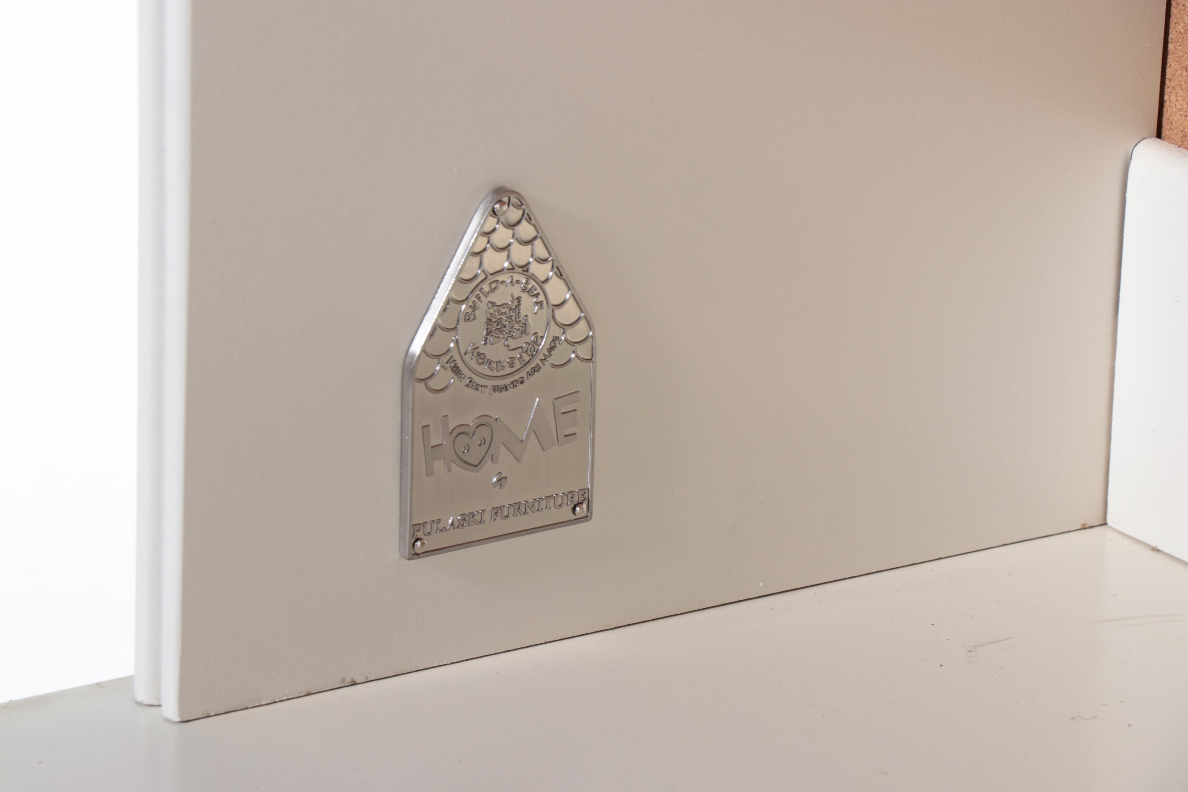 Pulaski Furniture Wooden Desk and Hutch