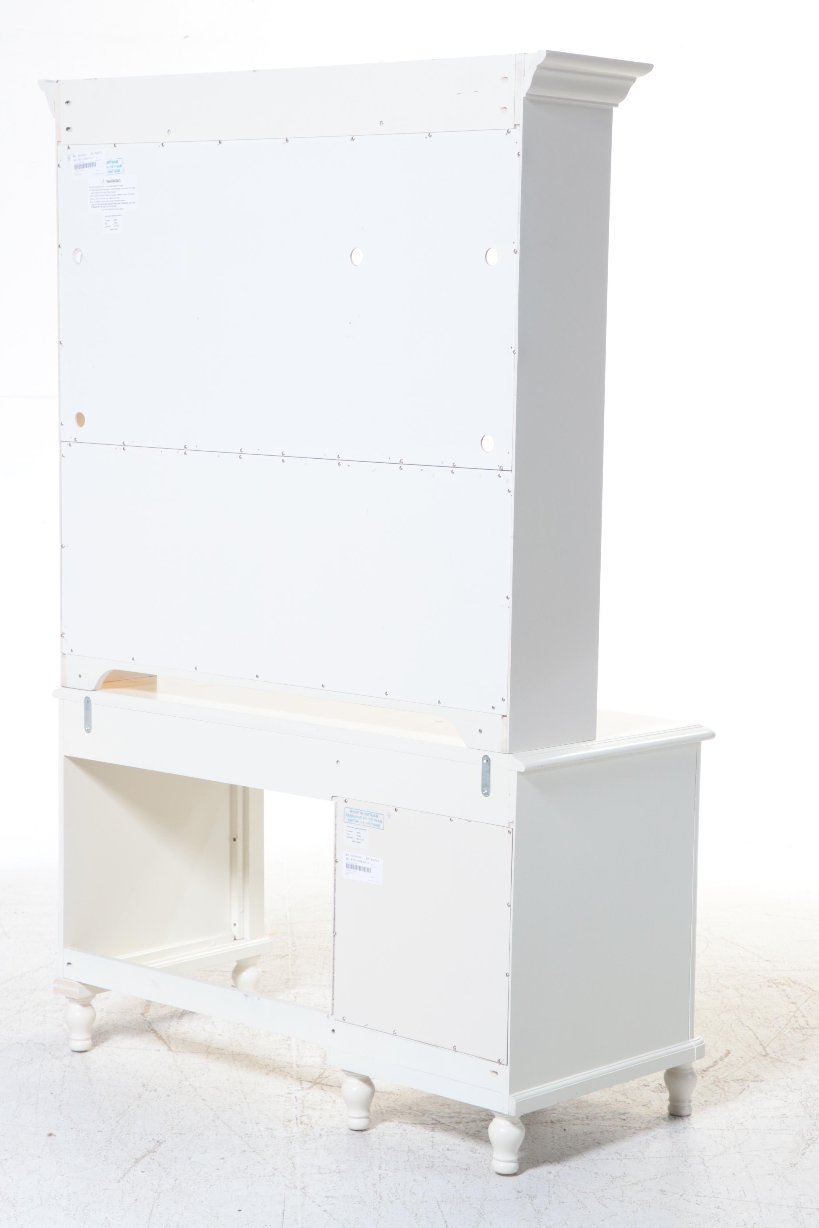 Pulaski Furniture Wooden Desk and Hutch