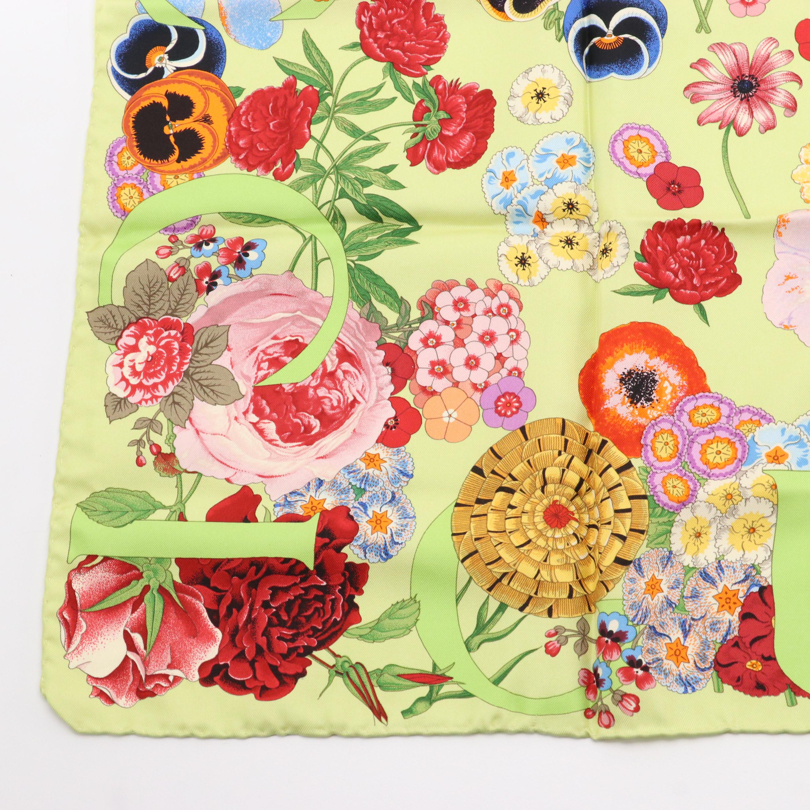 Vintage Gucci Scarf 90 in Springtime Floral Silk Twill