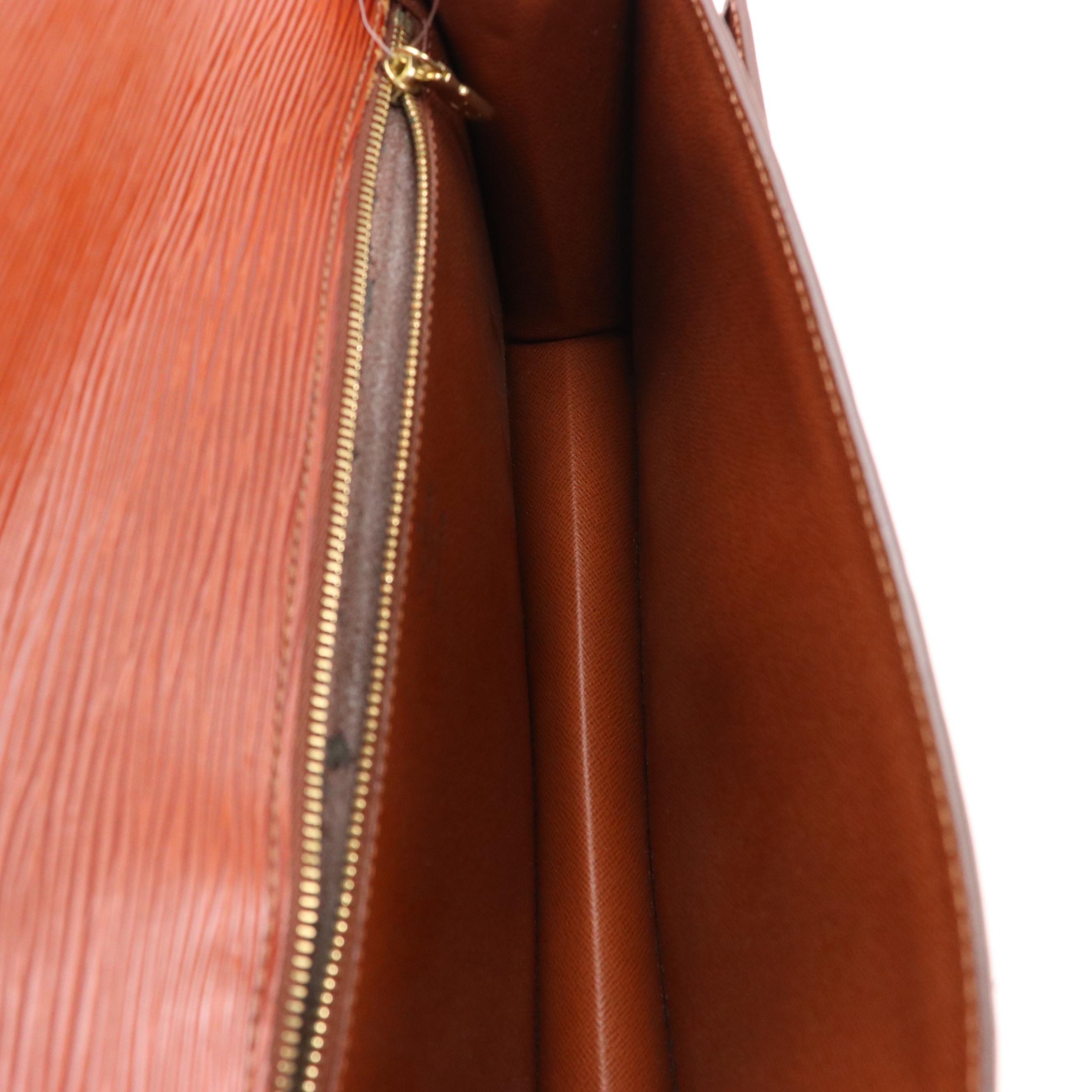 Louis Vuitton Sellier Dragonne Clutch in Kenyan Fawn Epi and Smooth Leather