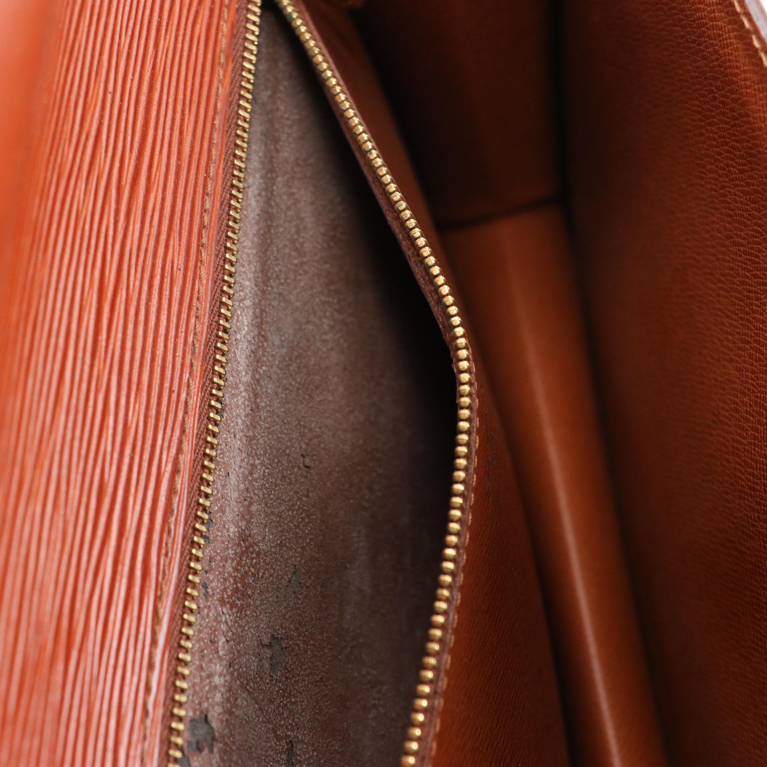 Louis Vuitton Sellier Dragonne Clutch in Kenyan Fawn Epi and Smooth Leather