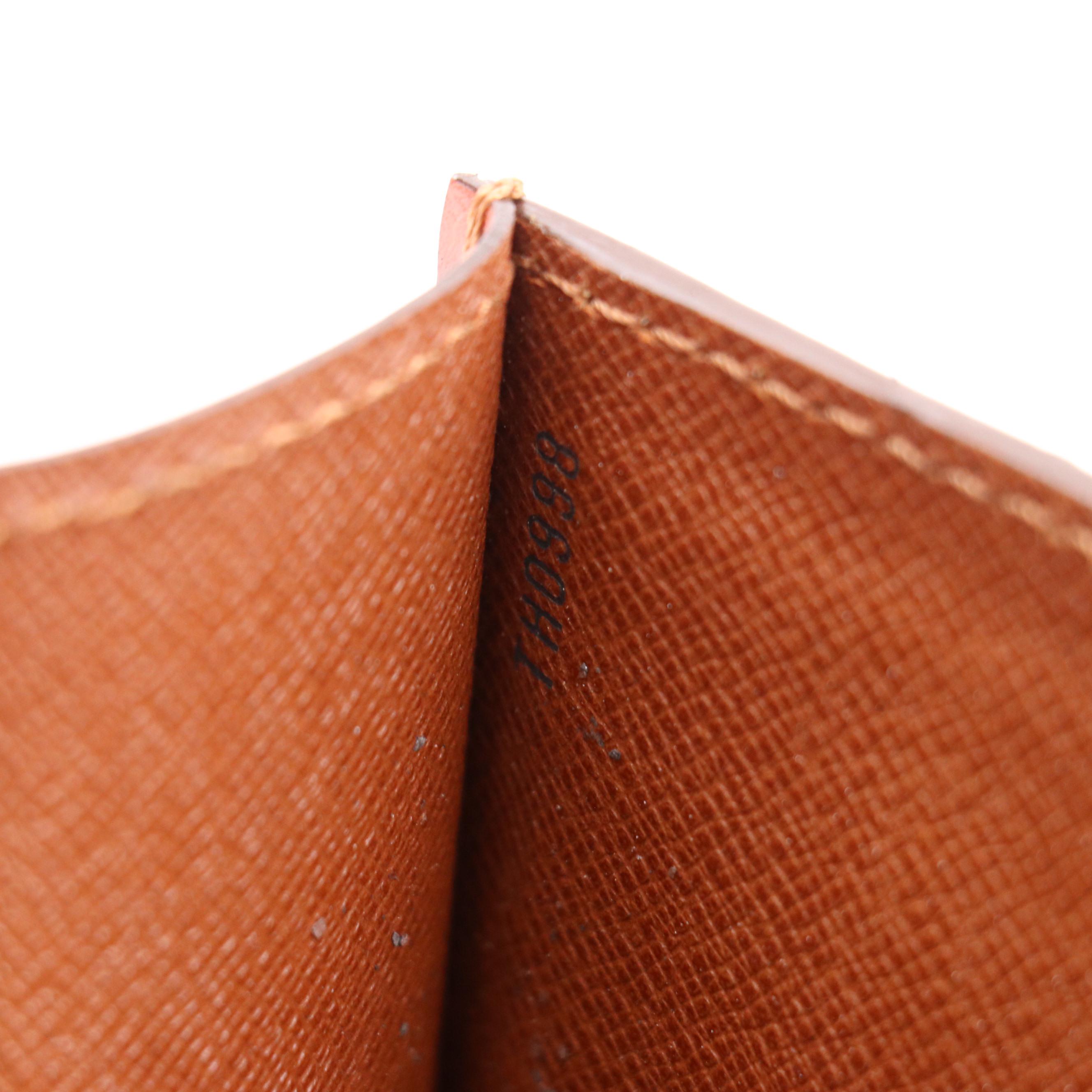 Louis Vuitton Sellier Dragonne Clutch in Kenyan Fawn Epi and Smooth Leather