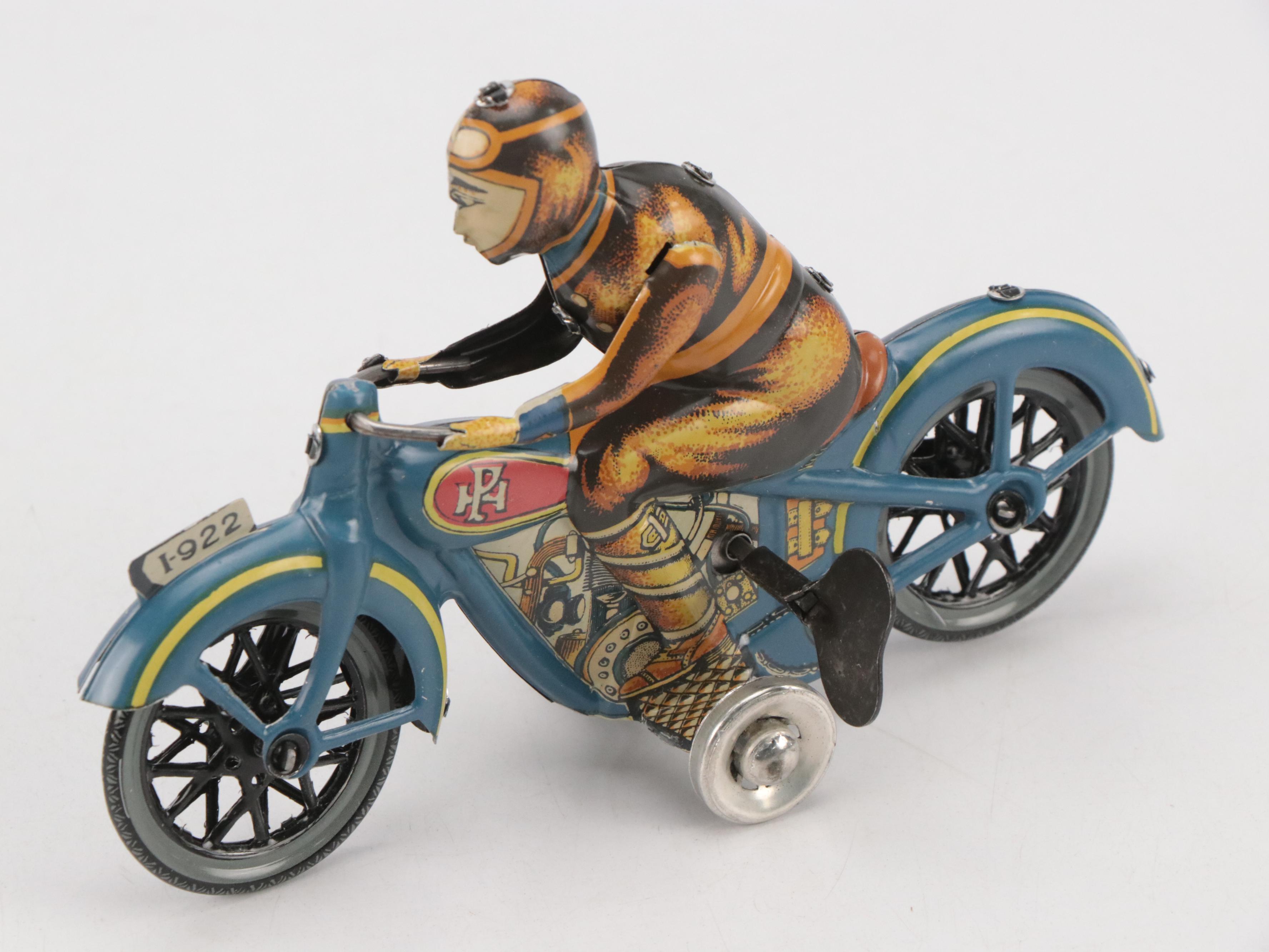 Maisto Model Mercedes-Benz 500 K Special Roadster with Other Diecast Cars