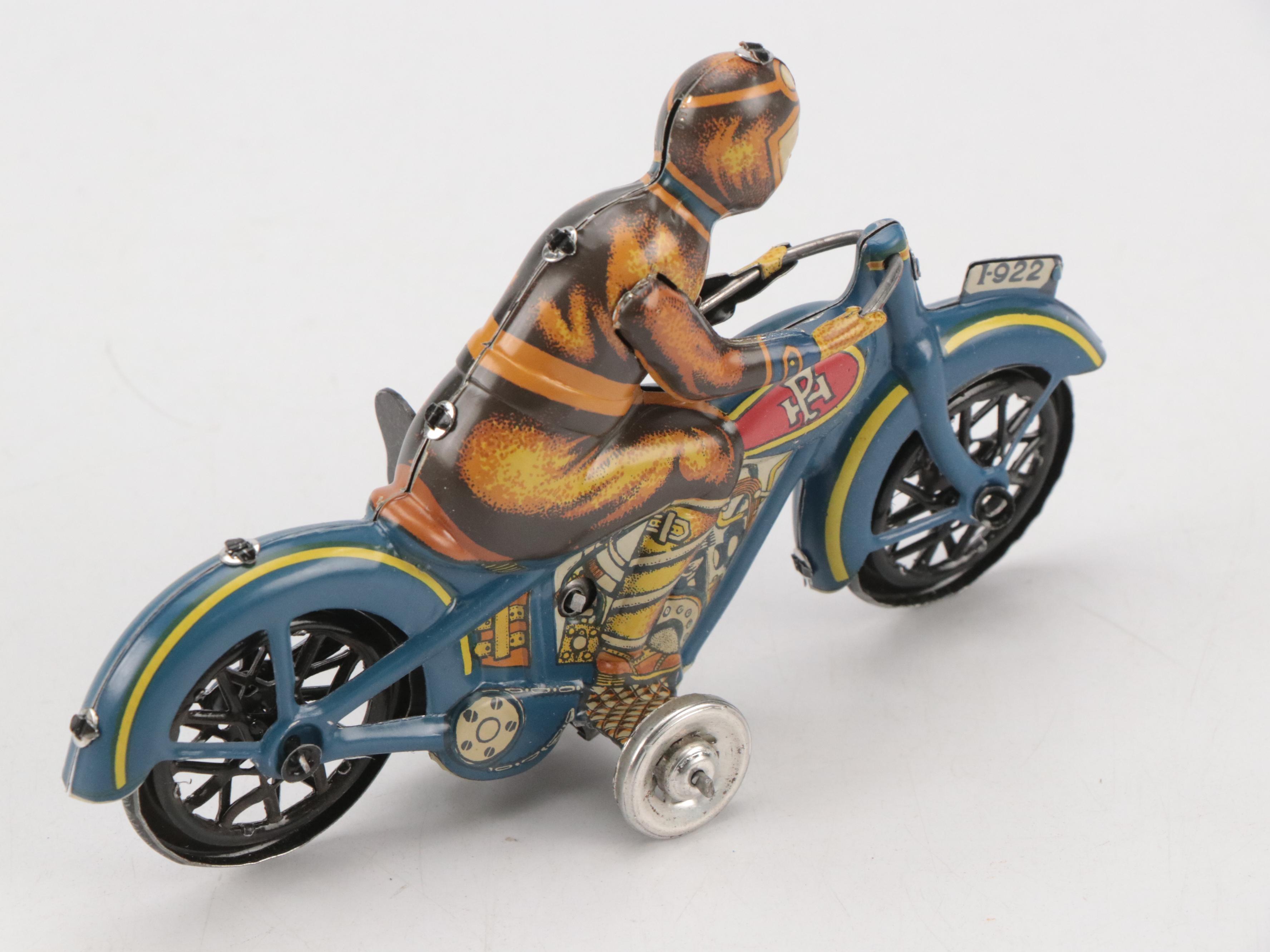 Maisto Model Mercedes-Benz 500 K Special Roadster with Other Diecast Cars