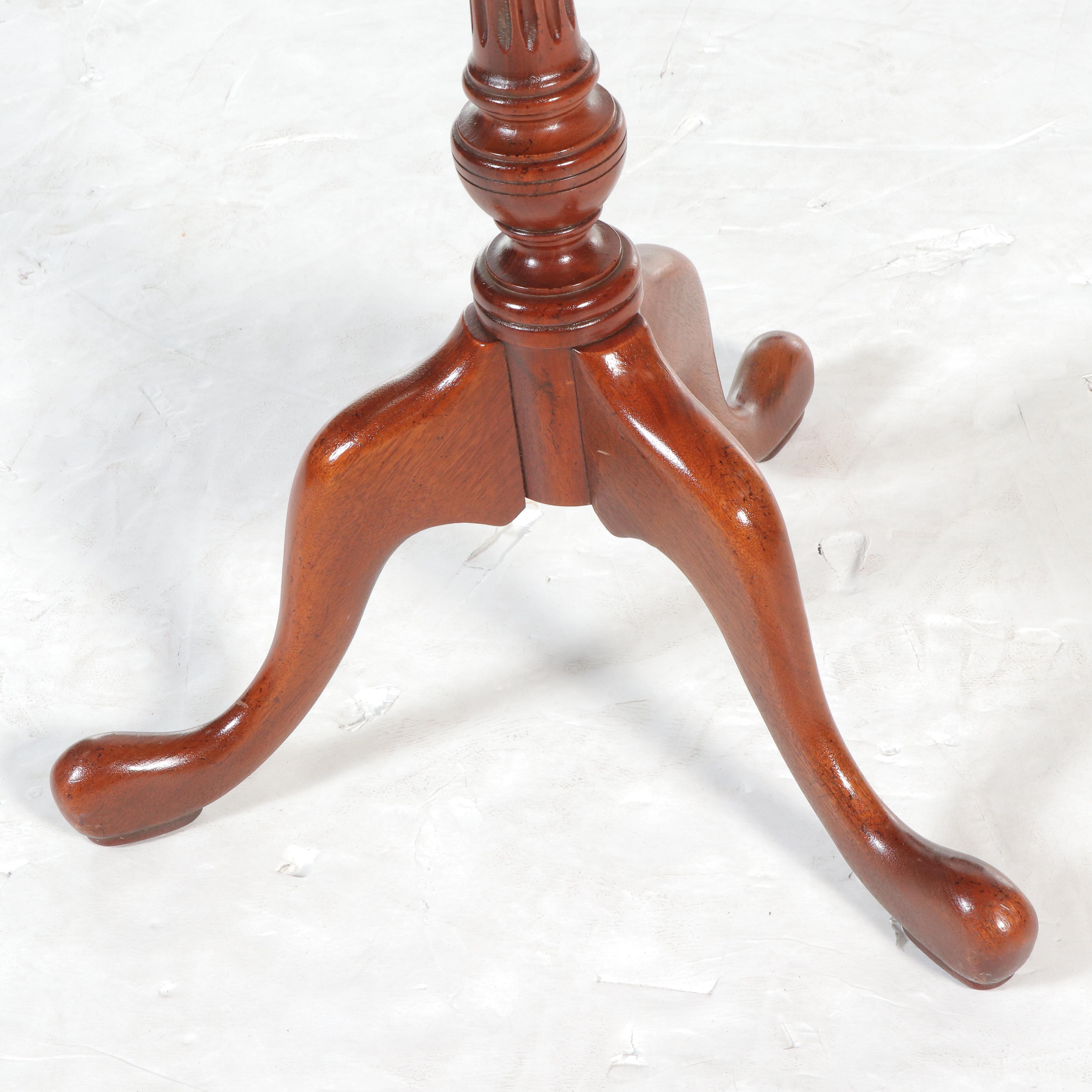 Queen Anne Style Mahogany Tea Table, Late 20th Century