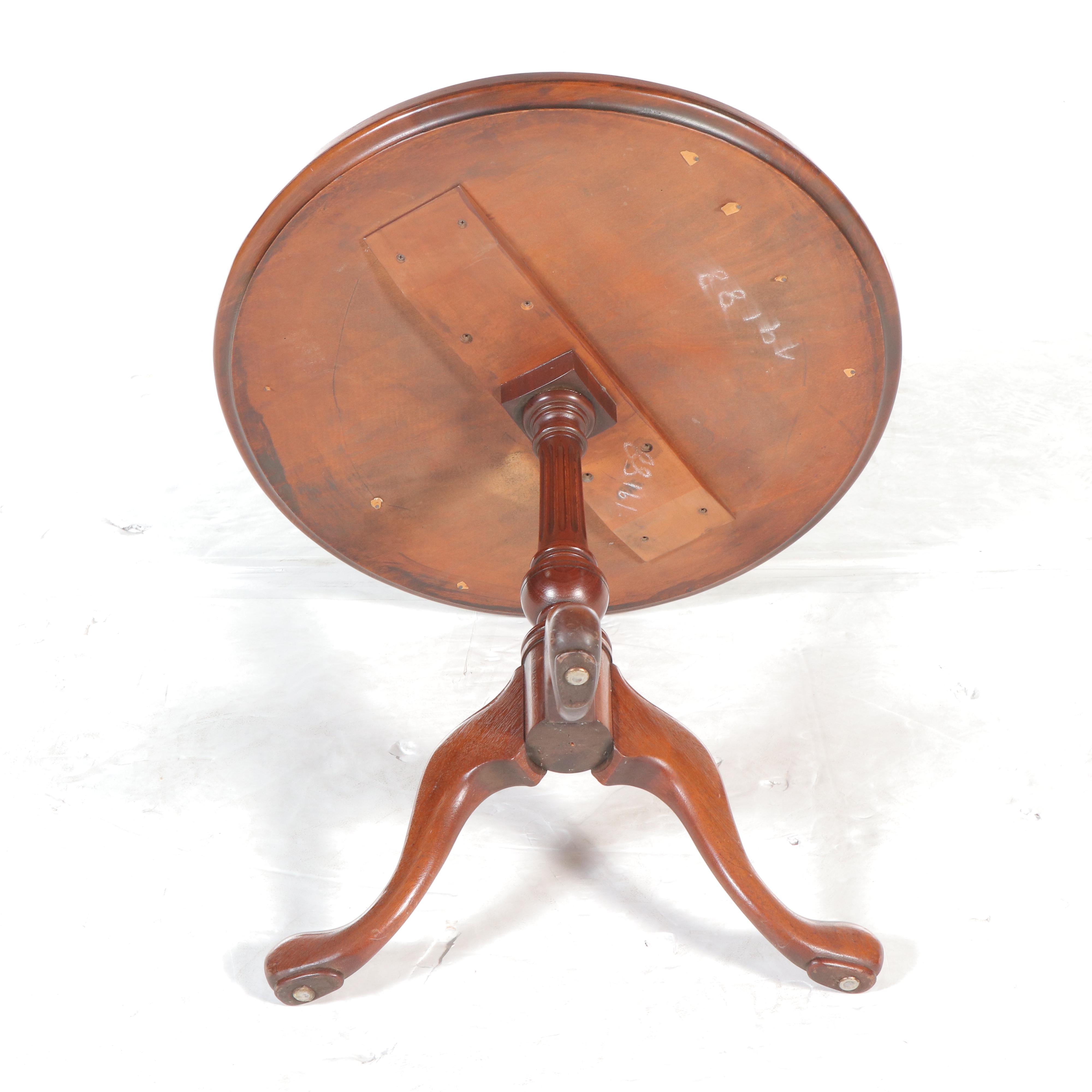 Queen Anne Style Mahogany Tea Table, Late 20th Century