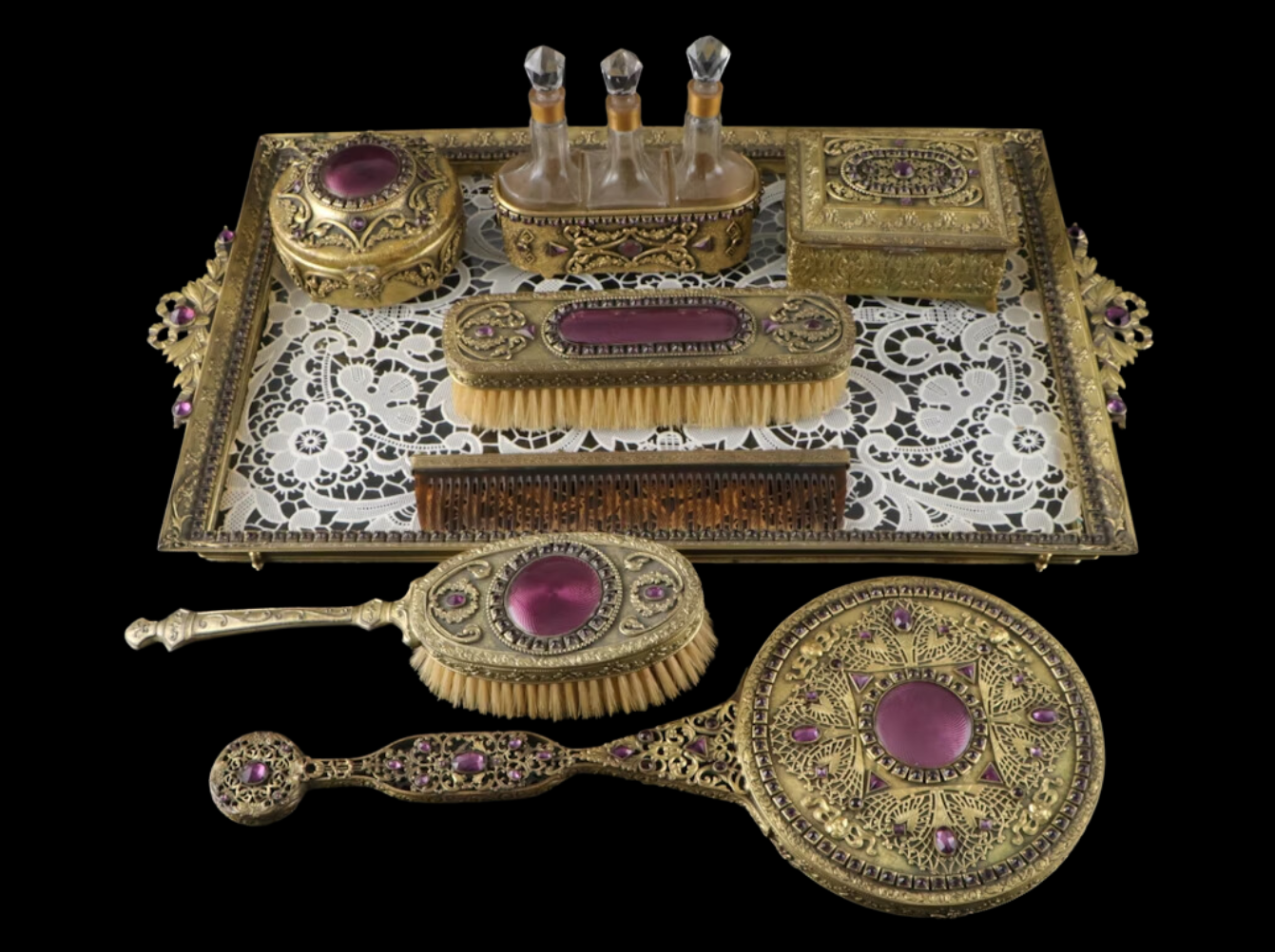 Fine Art, Antiques, Jewelry & Décor