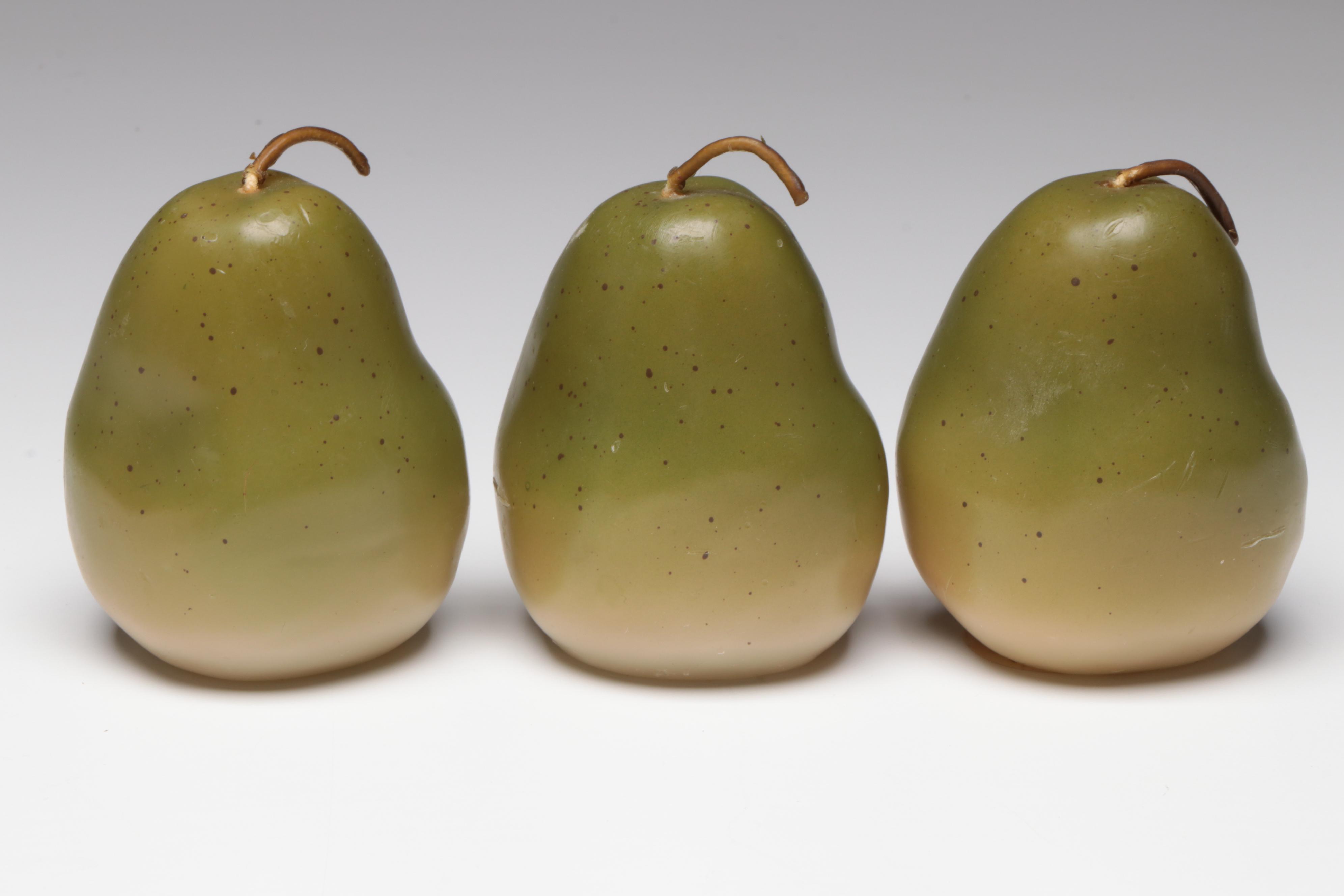 Frosted Glass Dessert Bowls with Other Tableware and Décor