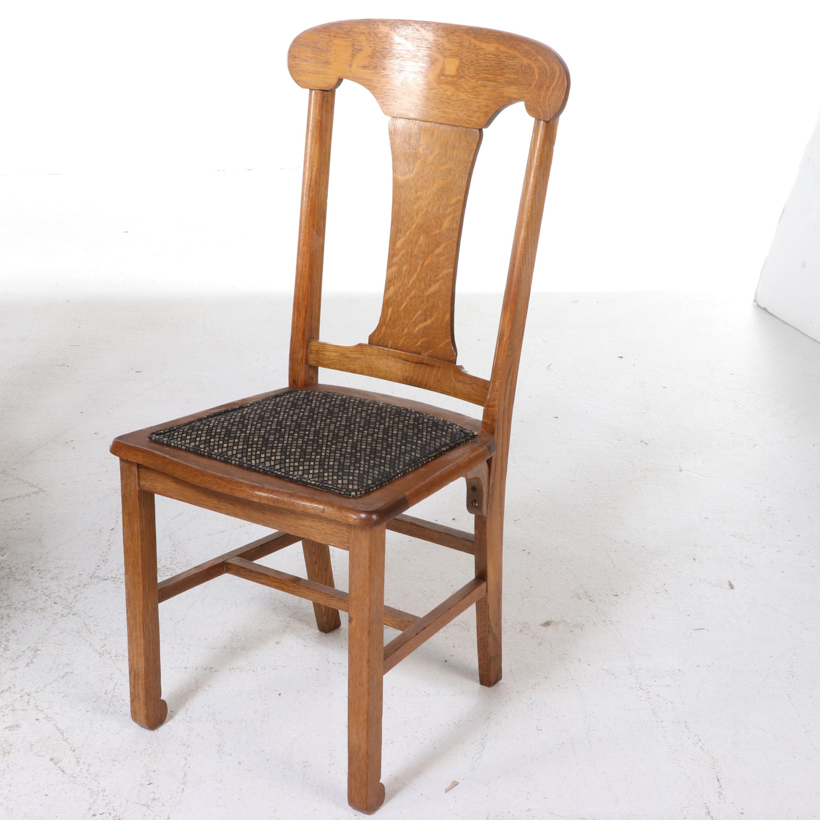 Oak Pedestal Extension Dining Table and Four Chairs, Early to Mid 20th Century