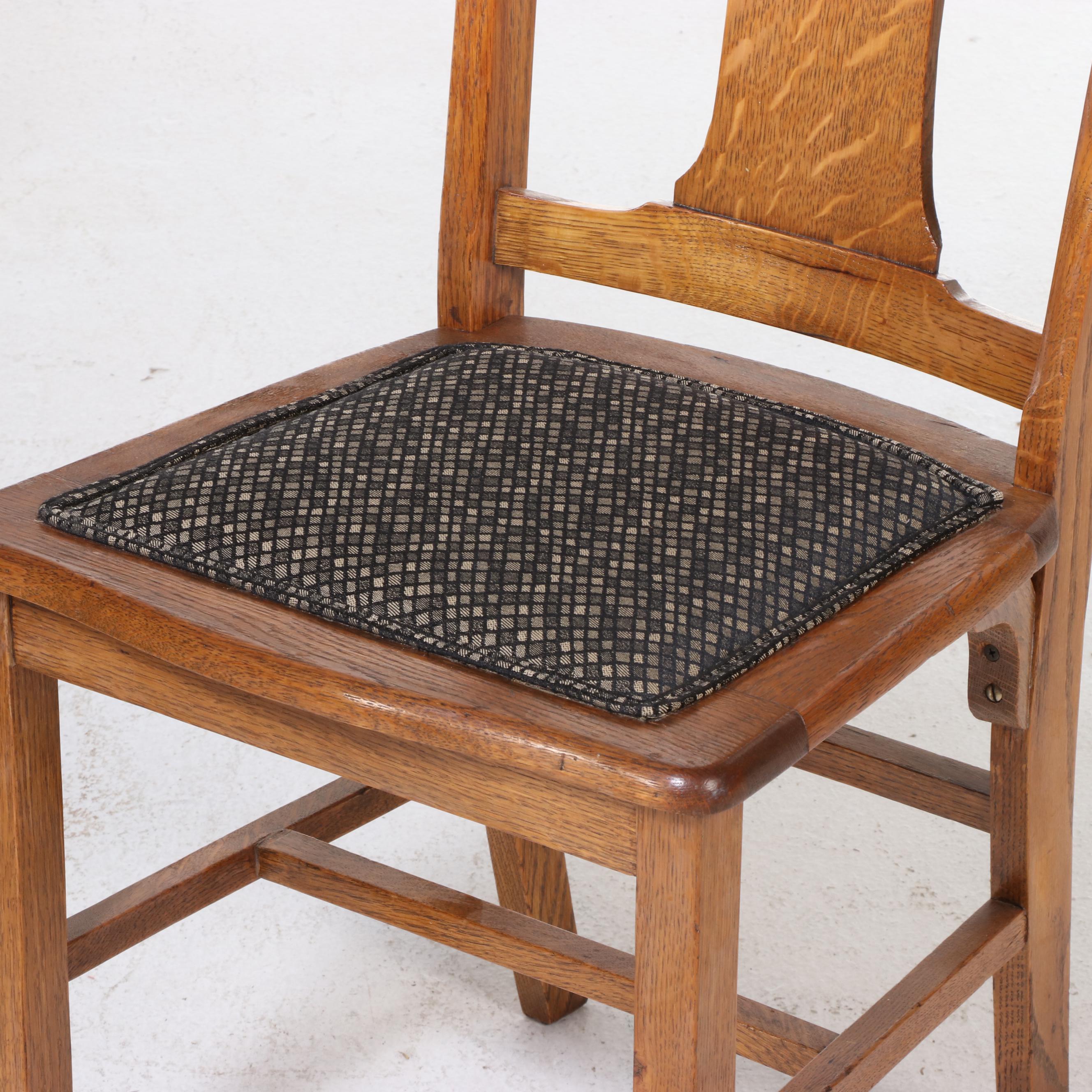 Oak Pedestal Extension Dining Table and Four Chairs, Early to Mid 20th Century