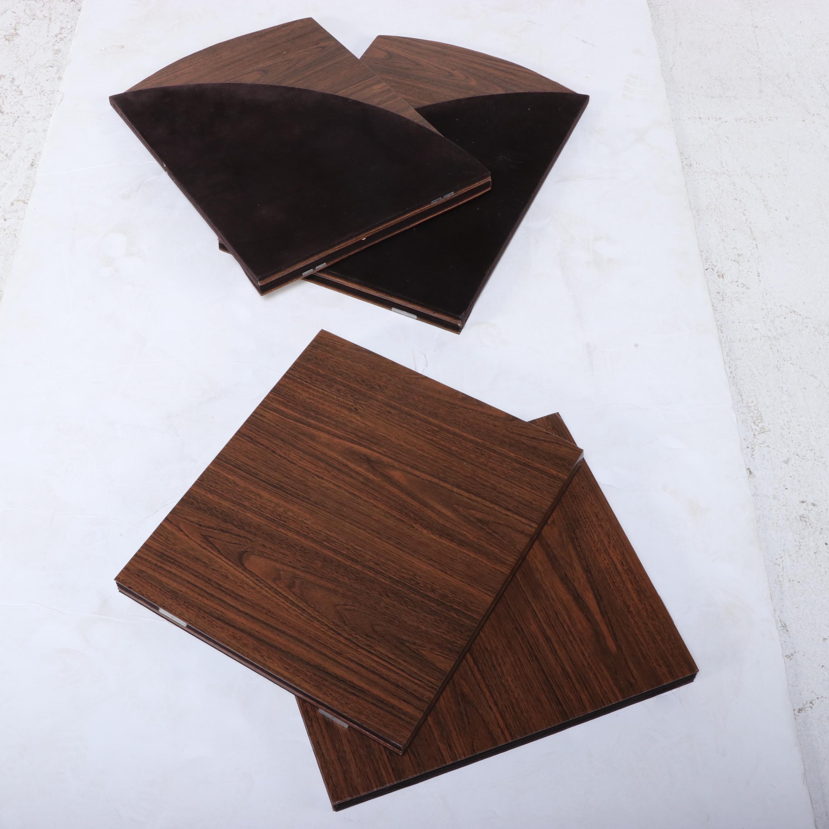 Oak Pedestal Extension Dining Table and Four Chairs, Early to Mid 20th Century