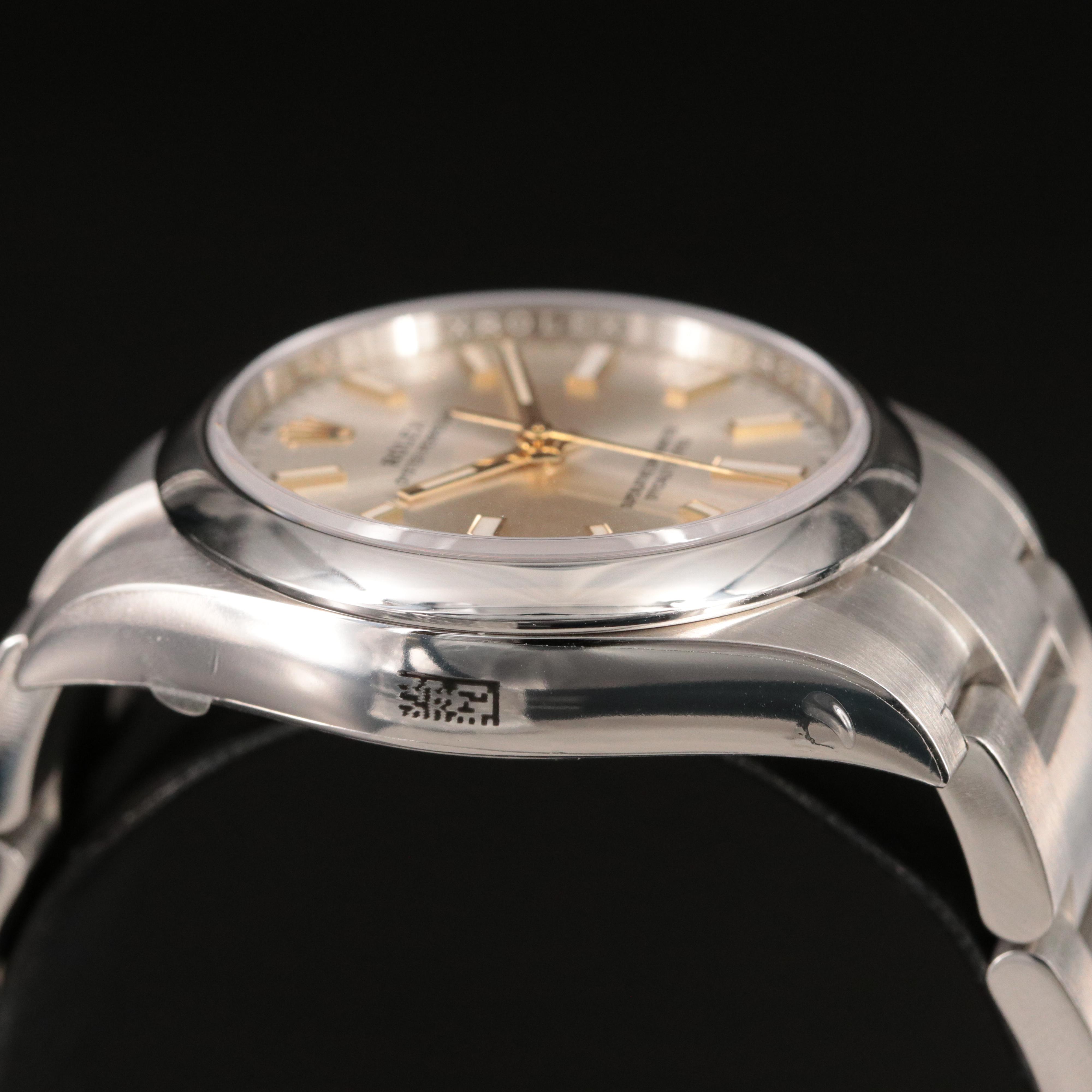 Rolex Oyster Perpetual Smooth Bezel Midsize Watch