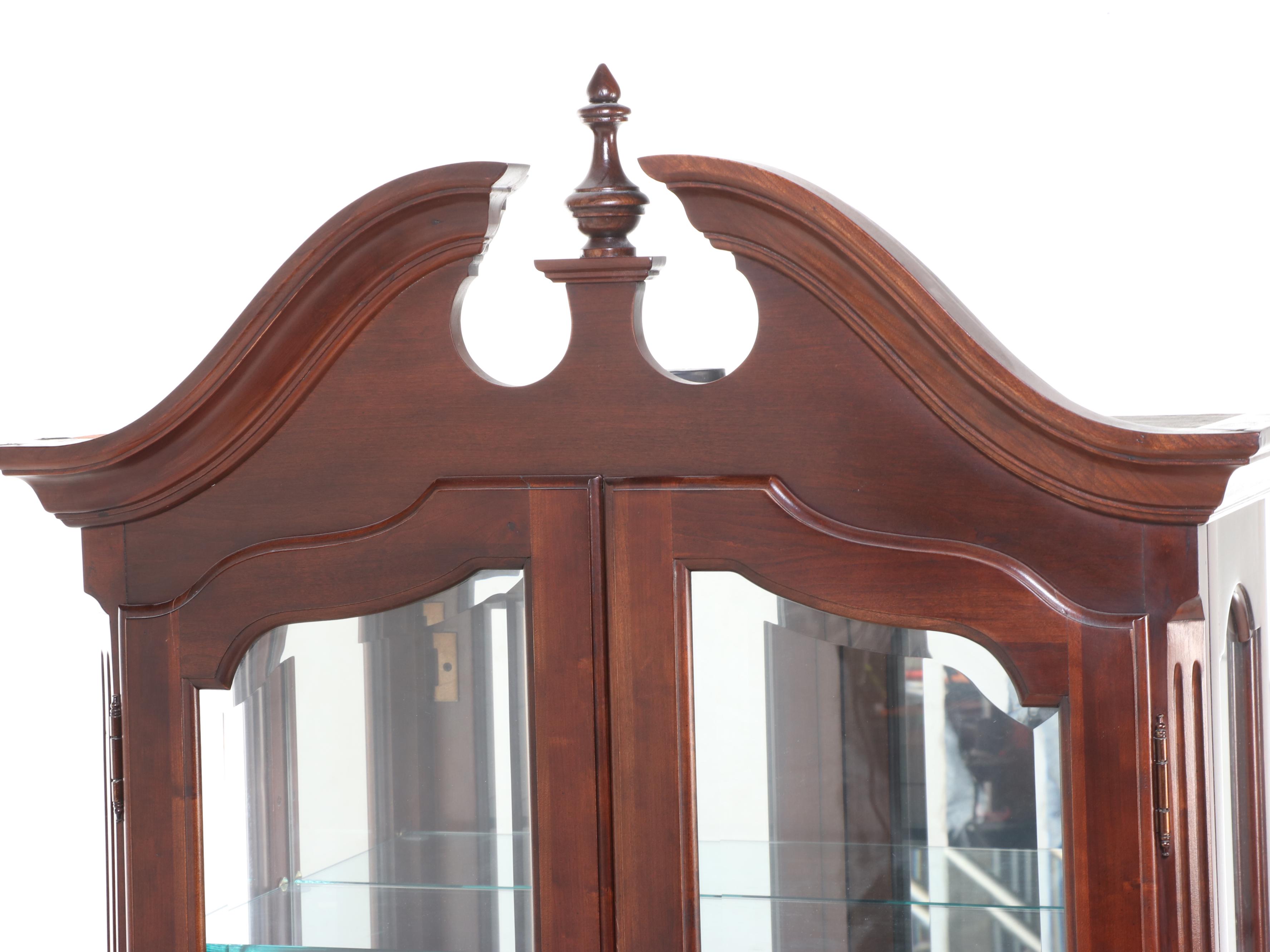 Thomasville Chippendale Style Mahogany Finish Secretary Bookcase