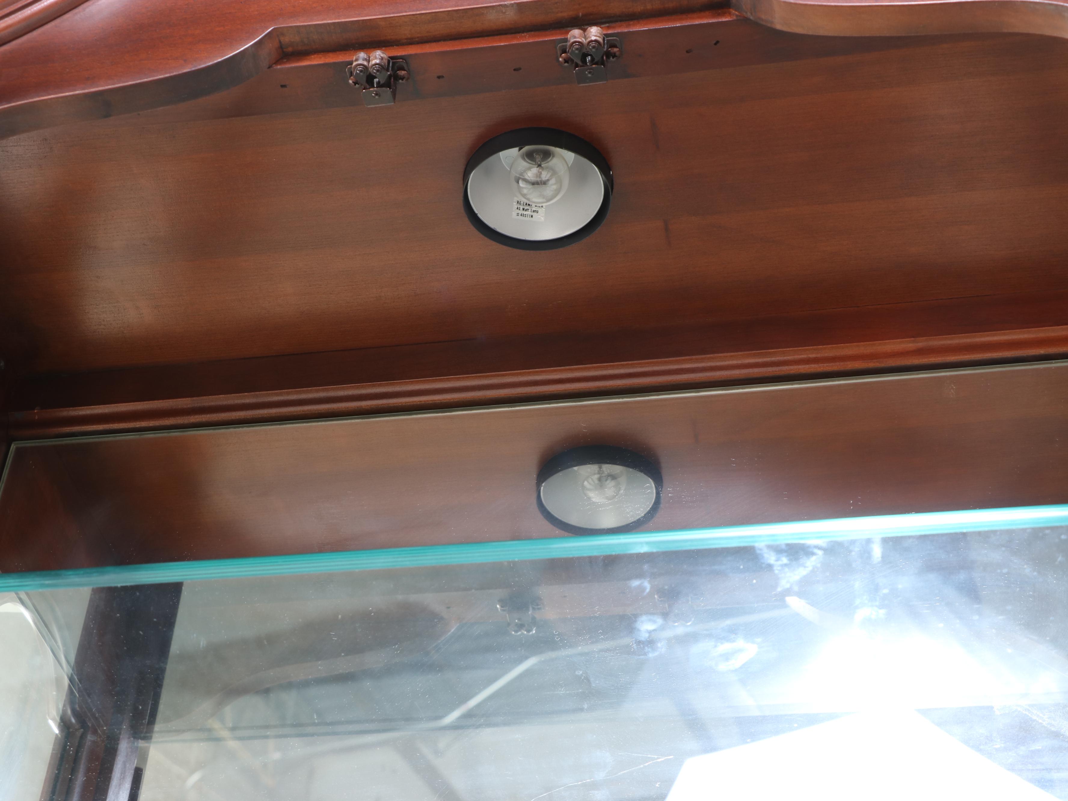 Thomasville Chippendale Style Mahogany Finish Secretary Bookcase