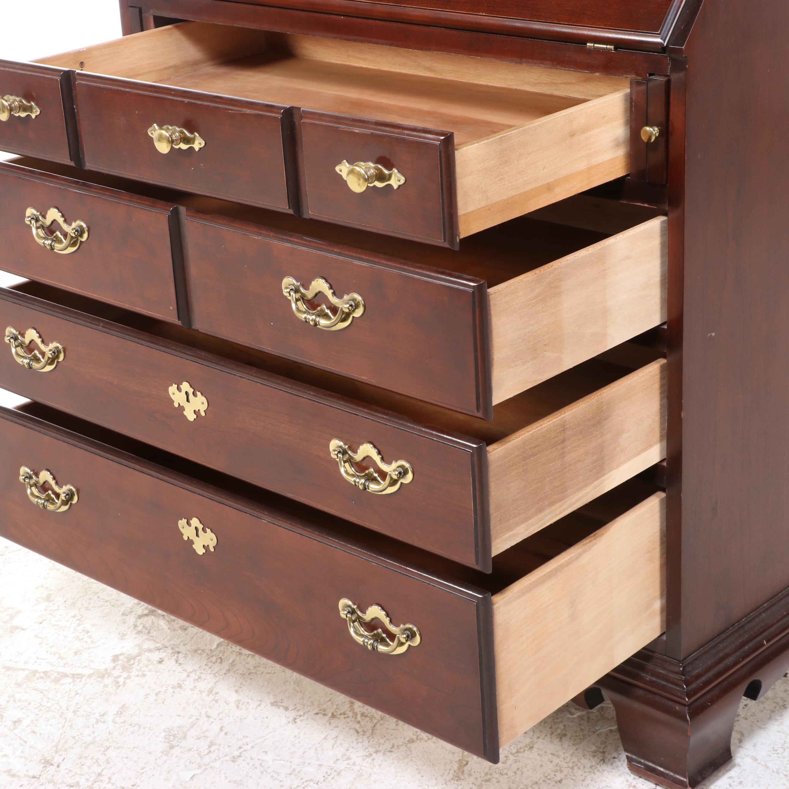 Thomasville Chippendale Style Mahogany Finish Secretary Bookcase