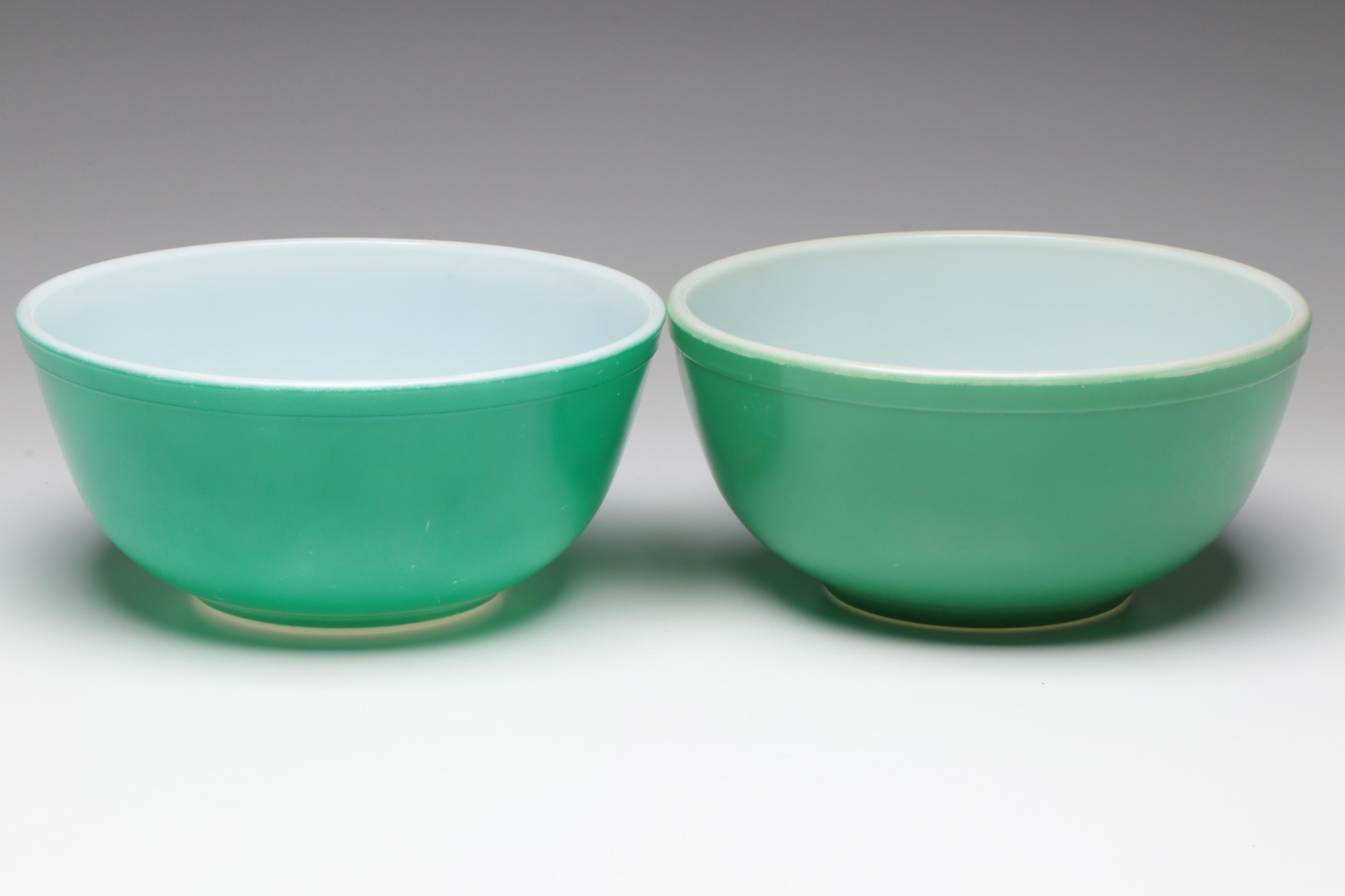 Pyrex Glass Mixing Bowls, Mid-20th Century