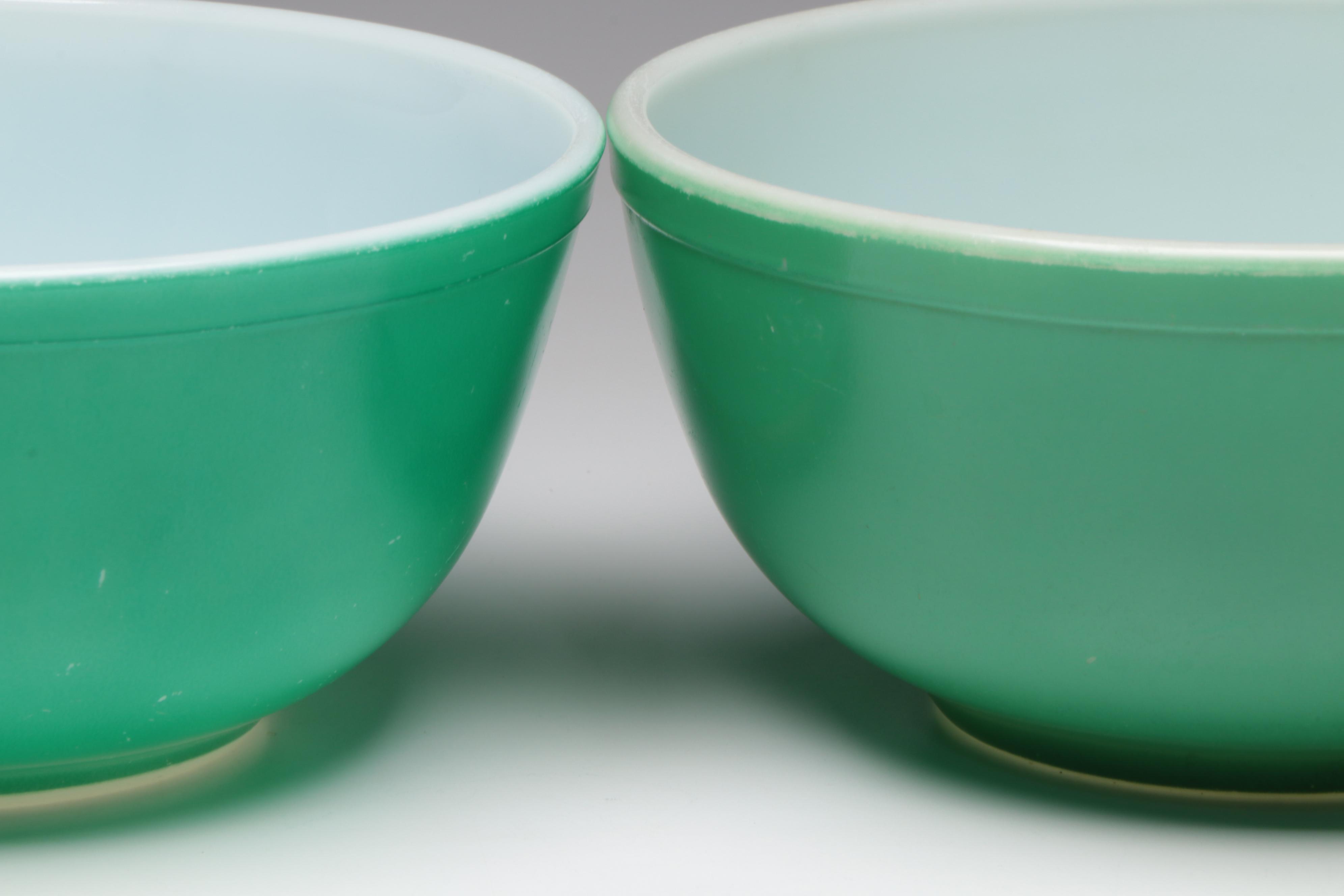 Pyrex Glass Mixing Bowls, Mid-20th Century
